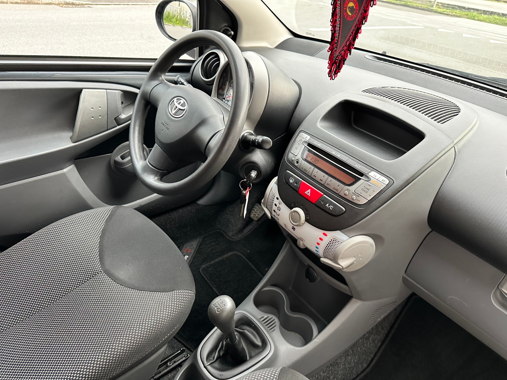 TOYOTA Aygo 1.0 Linea Terra-image-15