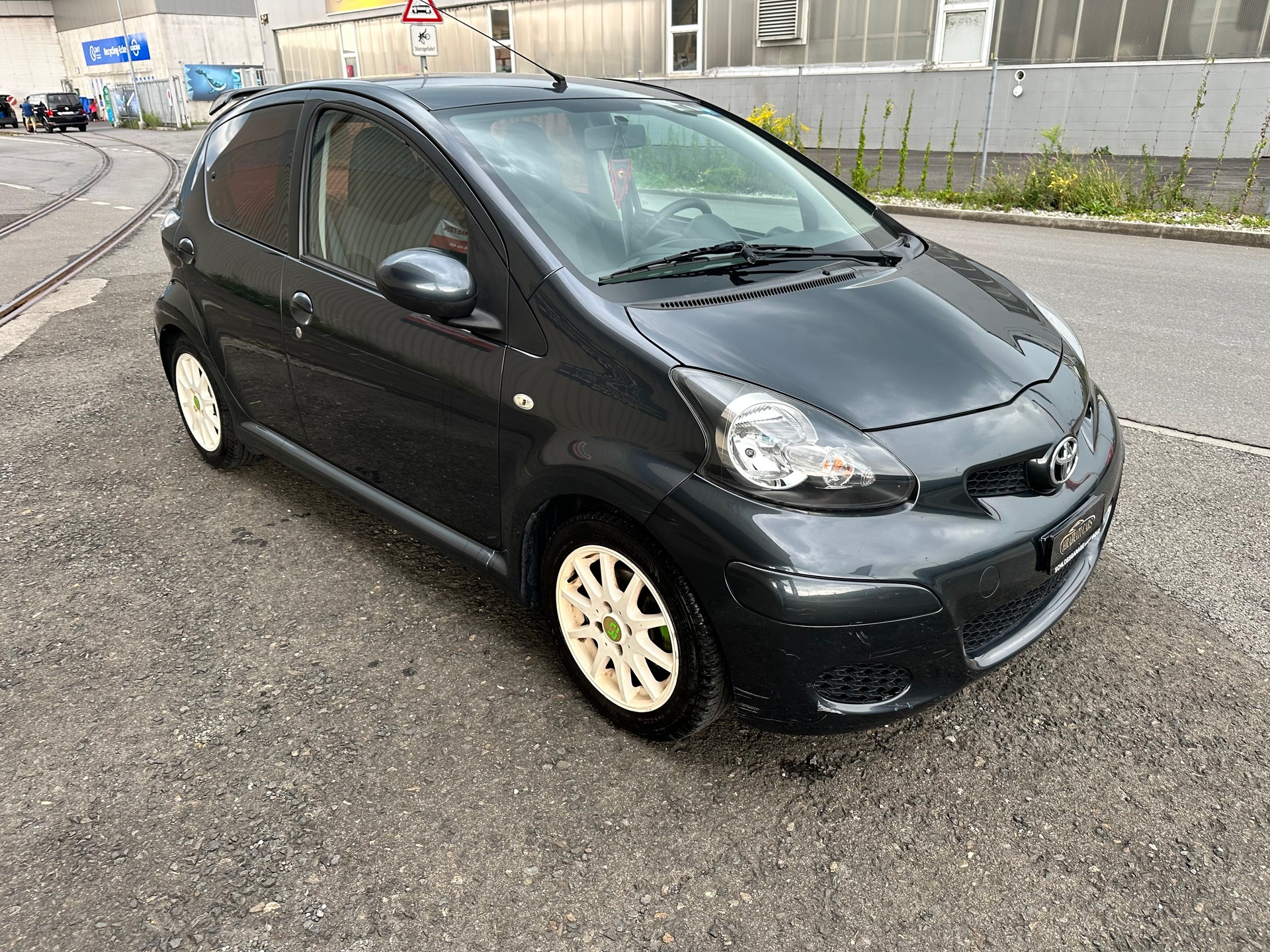 TOYOTA Aygo 1.0 Linea Terra-image-1