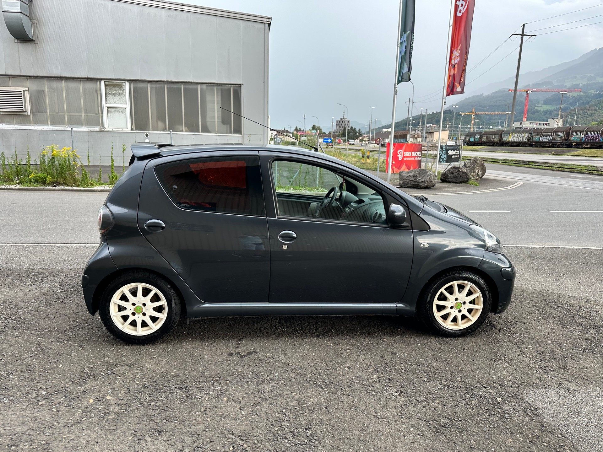 TOYOTA Aygo 1.0 Linea Terra-image-7