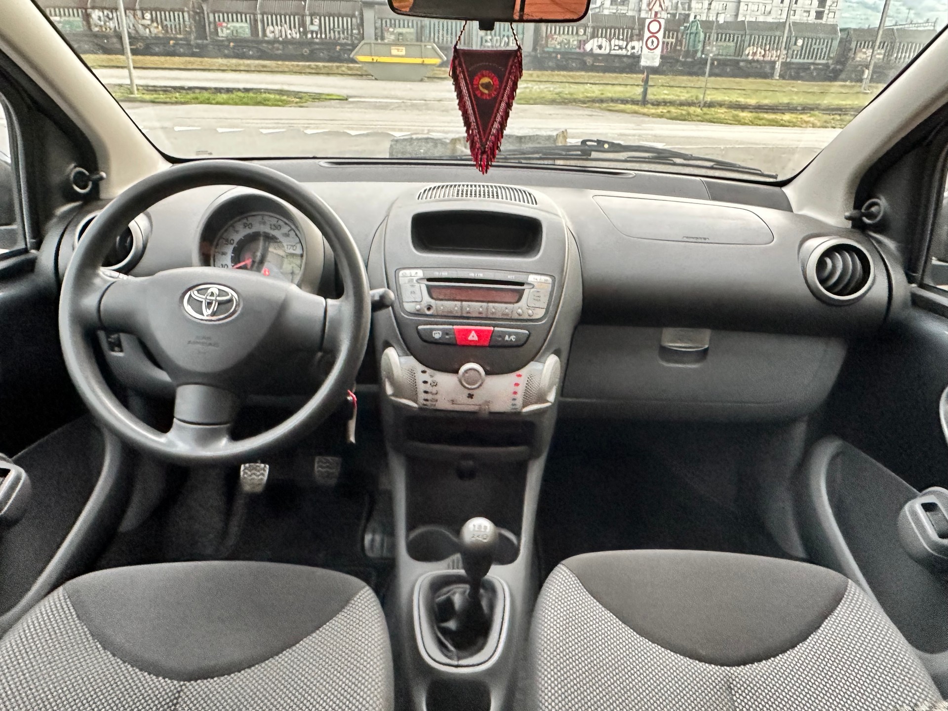 TOYOTA Aygo 1.0 Linea Terra-image-10