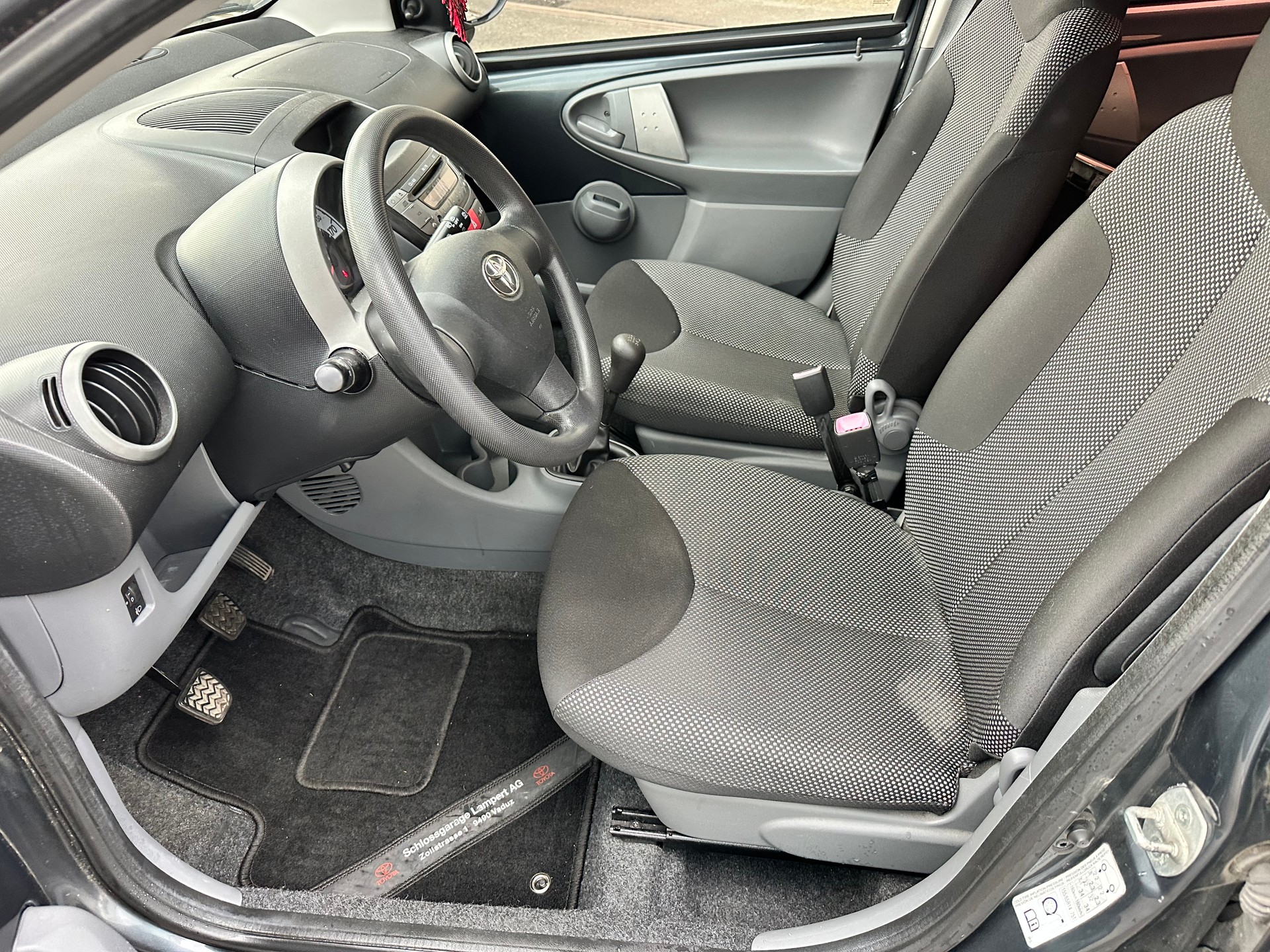 TOYOTA Aygo 1.0 Linea Terra-image-12
