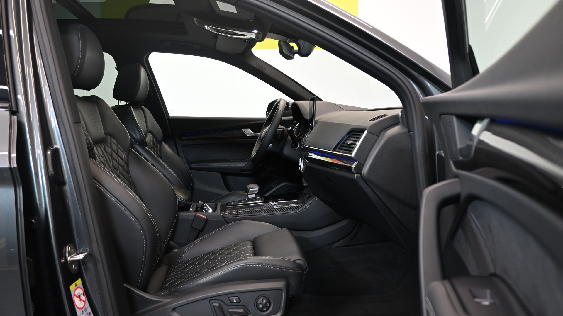 AUDI Q5 Sportback 55 TFSI e PHEV S-LINE & S-LINE COMPETITION quattro S-tronic-image-3
