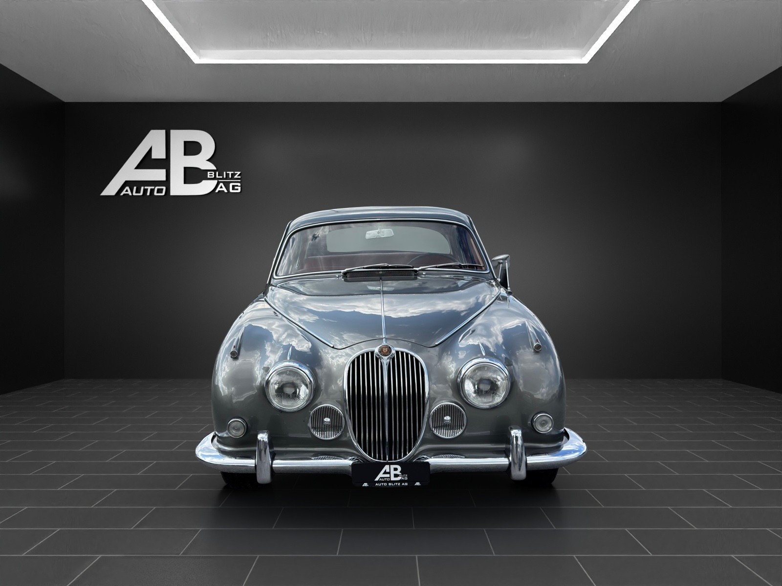 JAGUAR MK2 240 Overdrive-image-0