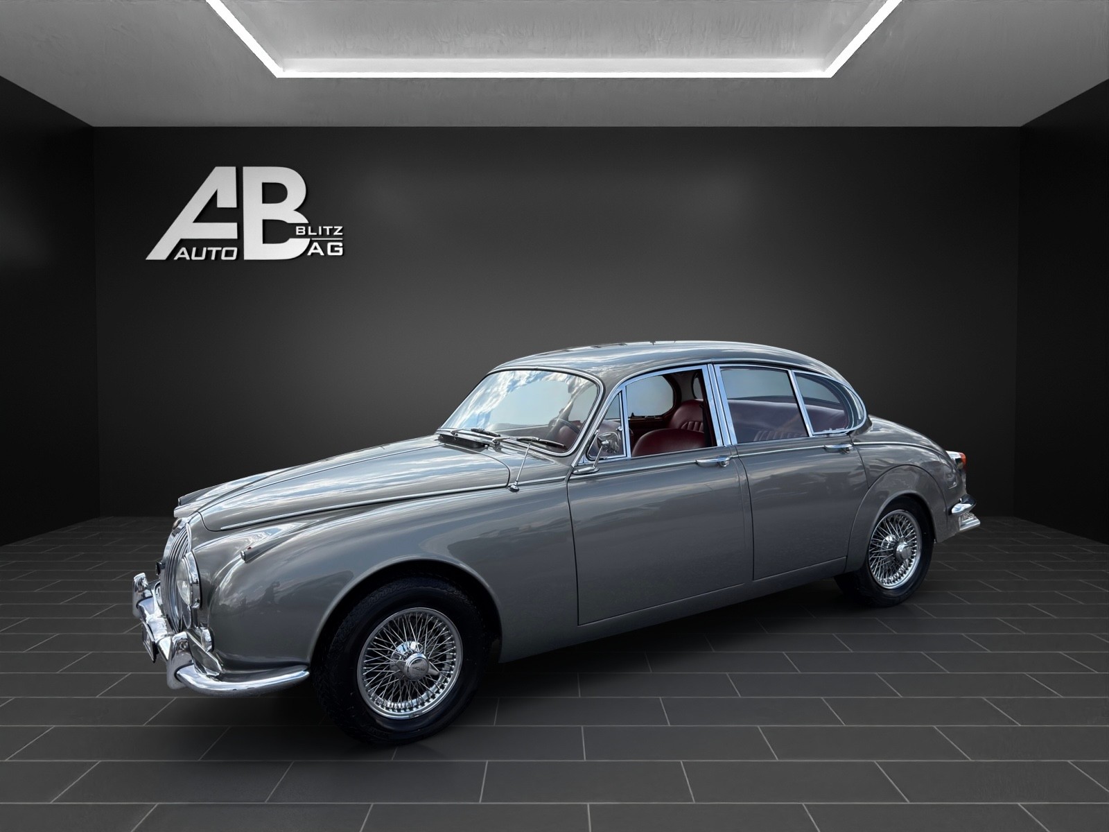 JAGUAR MK2 240 Overdrive-image-1
