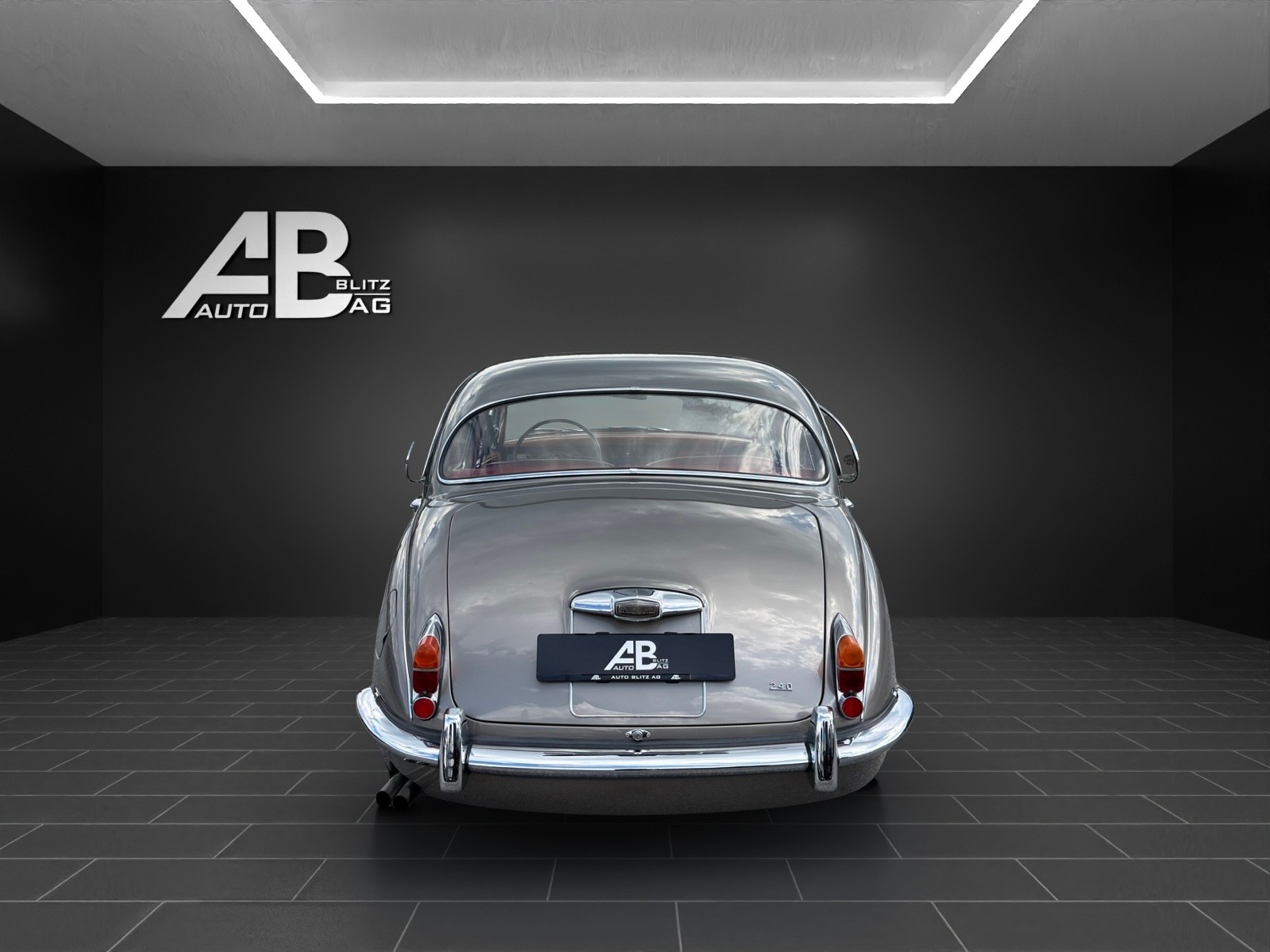 JAGUAR MK2 240 Overdrive-image-3