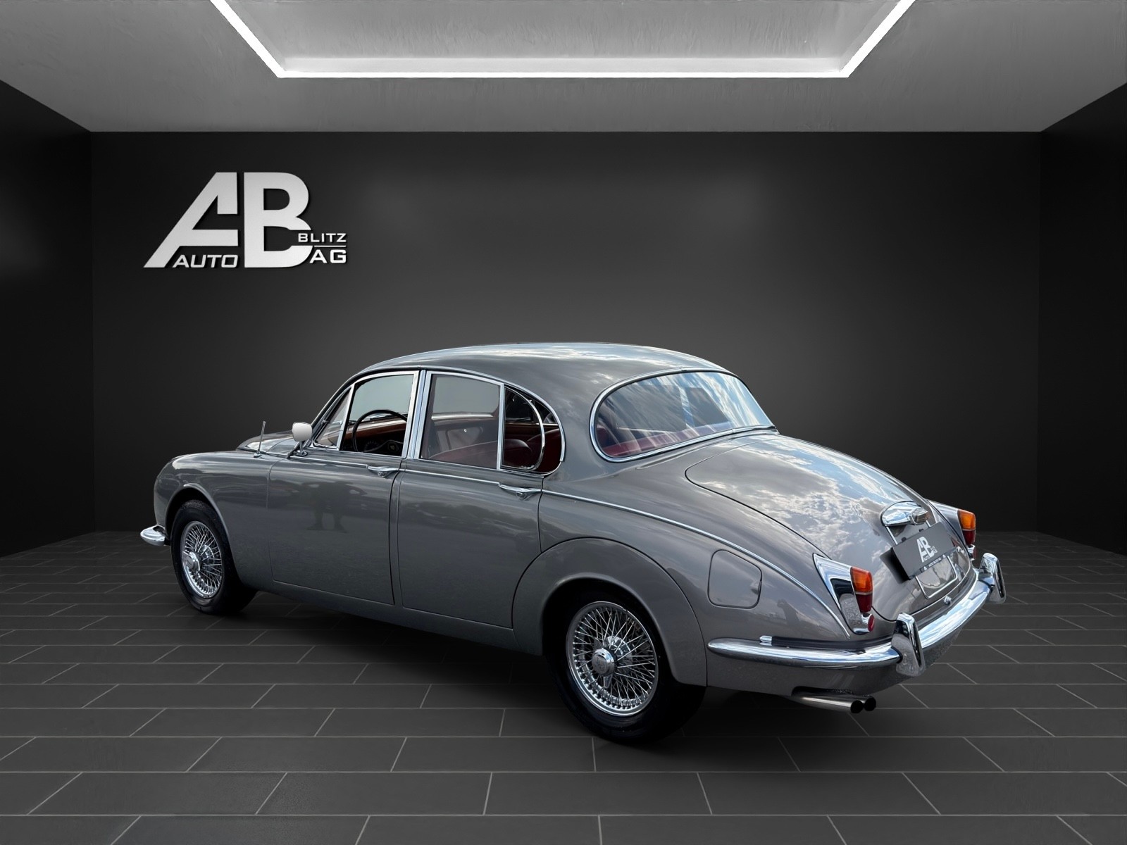 JAGUAR MK2 240 Overdrive-image-2