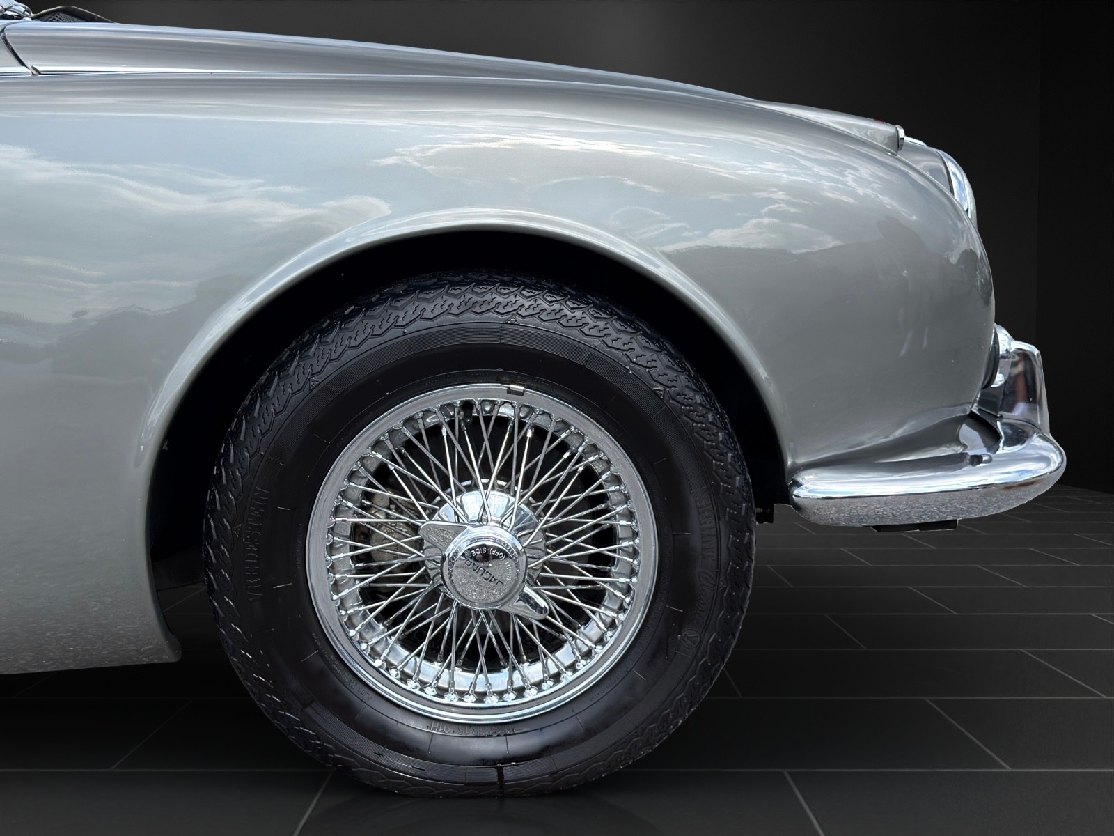 JAGUAR MK2 240 Overdrive-image-12