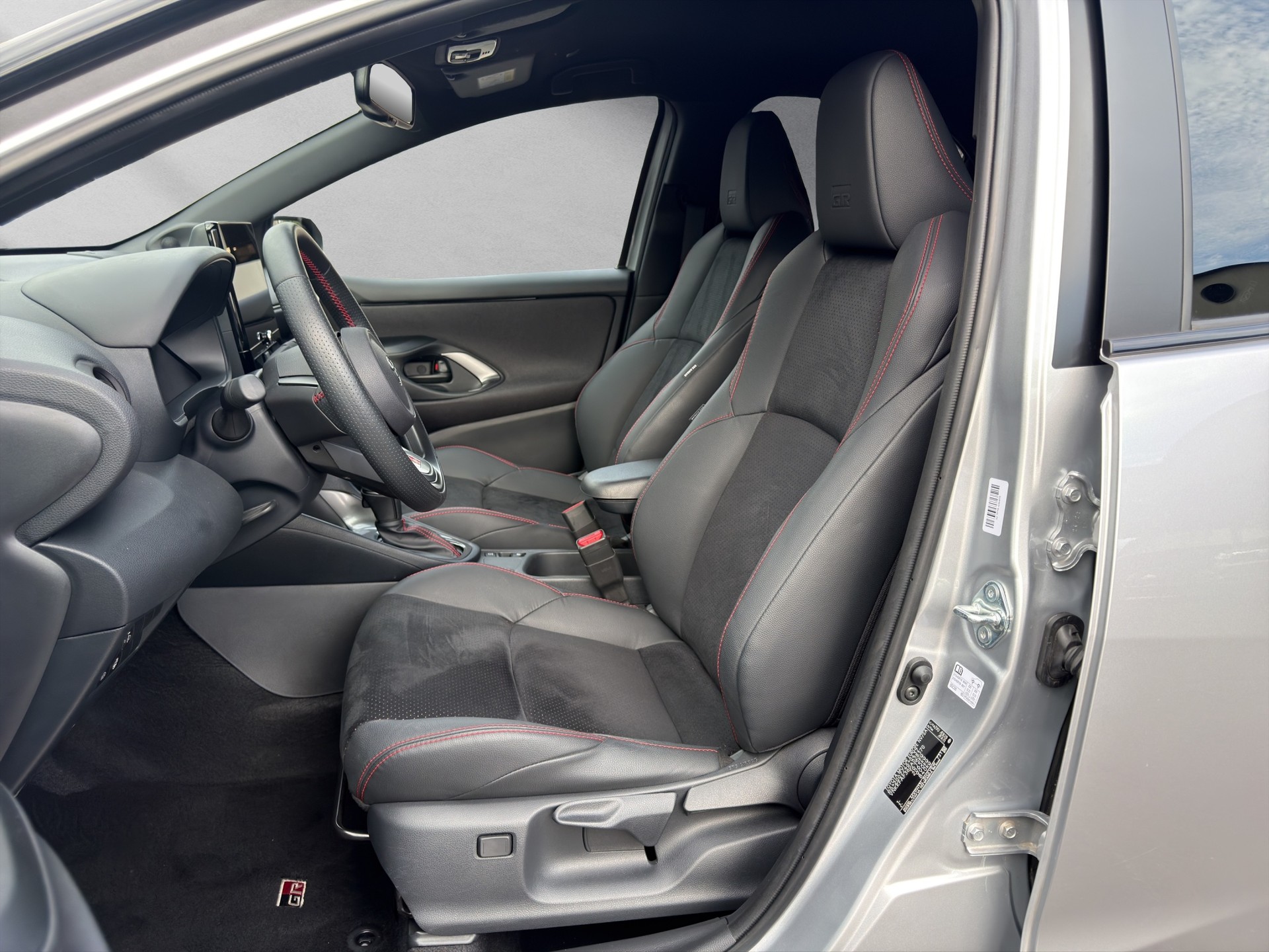 TOYOTA Yaris 1.5 VVT-i HSD GR Sport-image-7