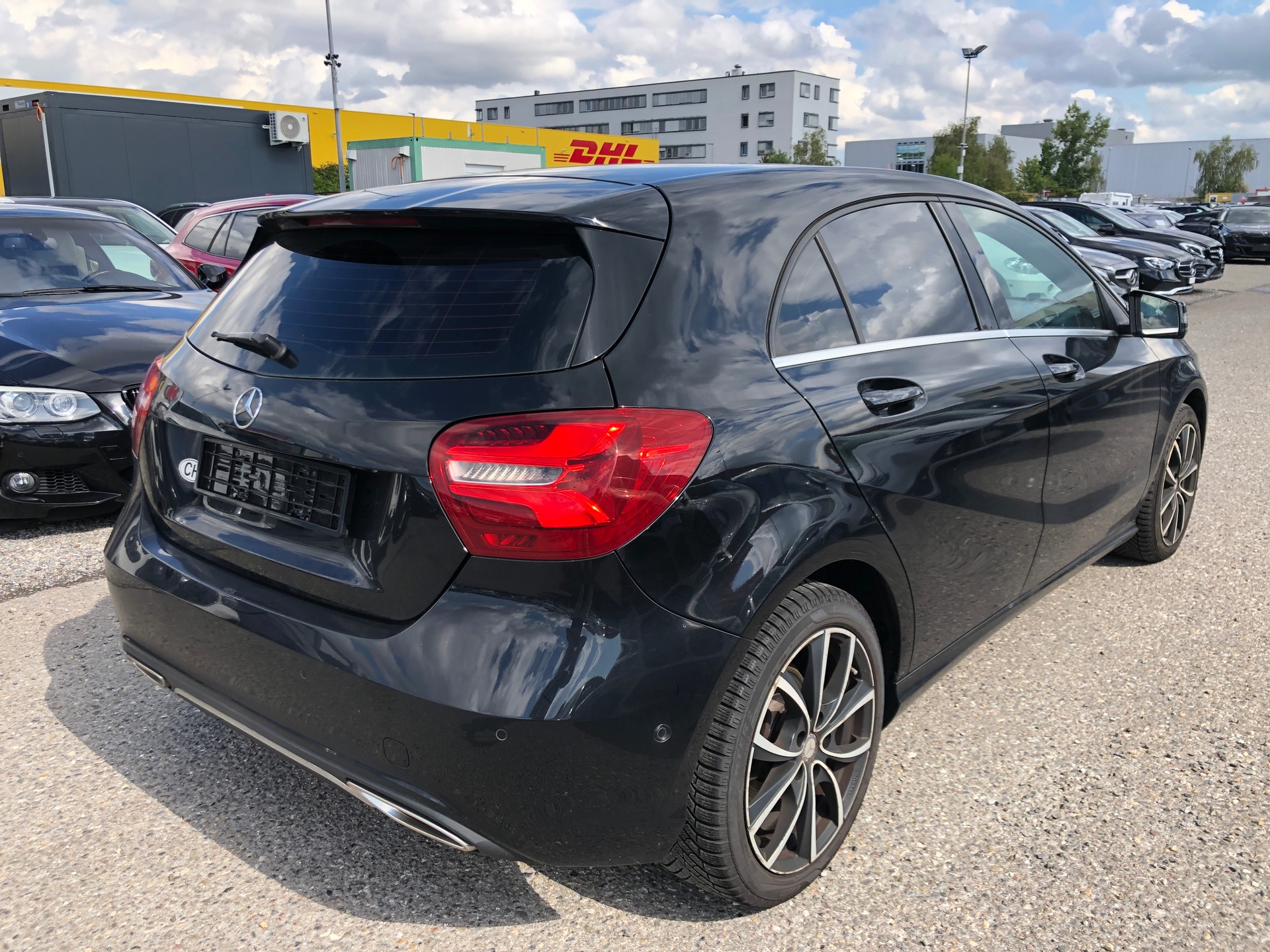MERCEDES-BENZ A 180-image-3