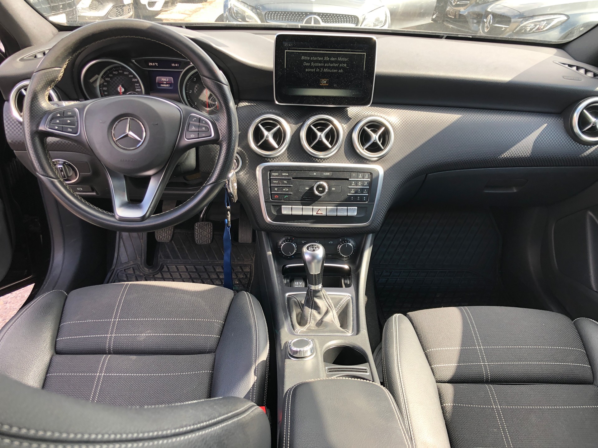 MERCEDES-BENZ A 180-image-6