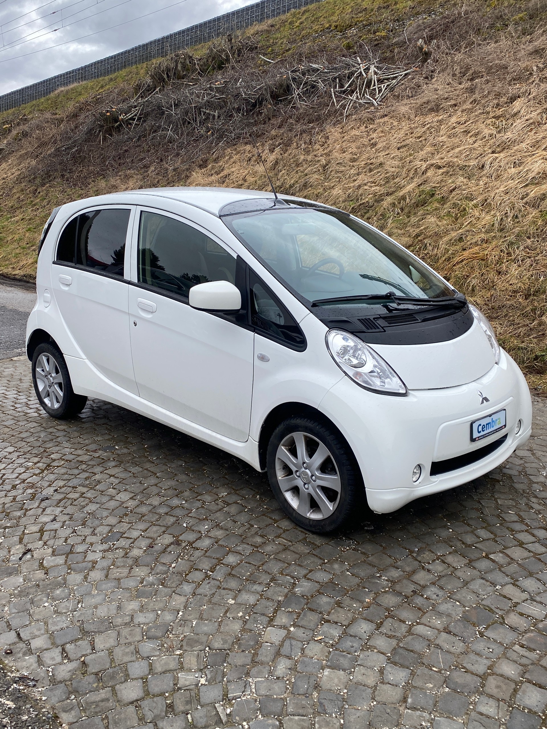 MITSUBISHI i MiEV Style-image-1