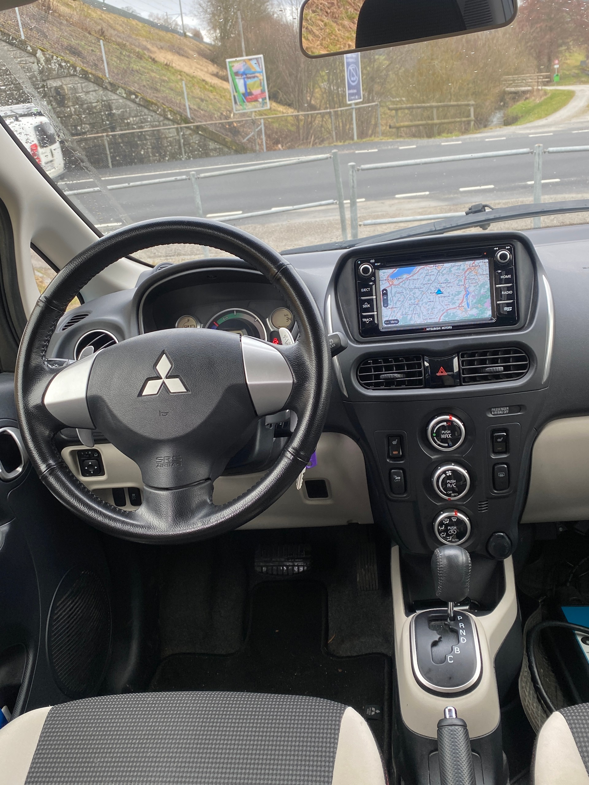 MITSUBISHI i MiEV Style-image-3