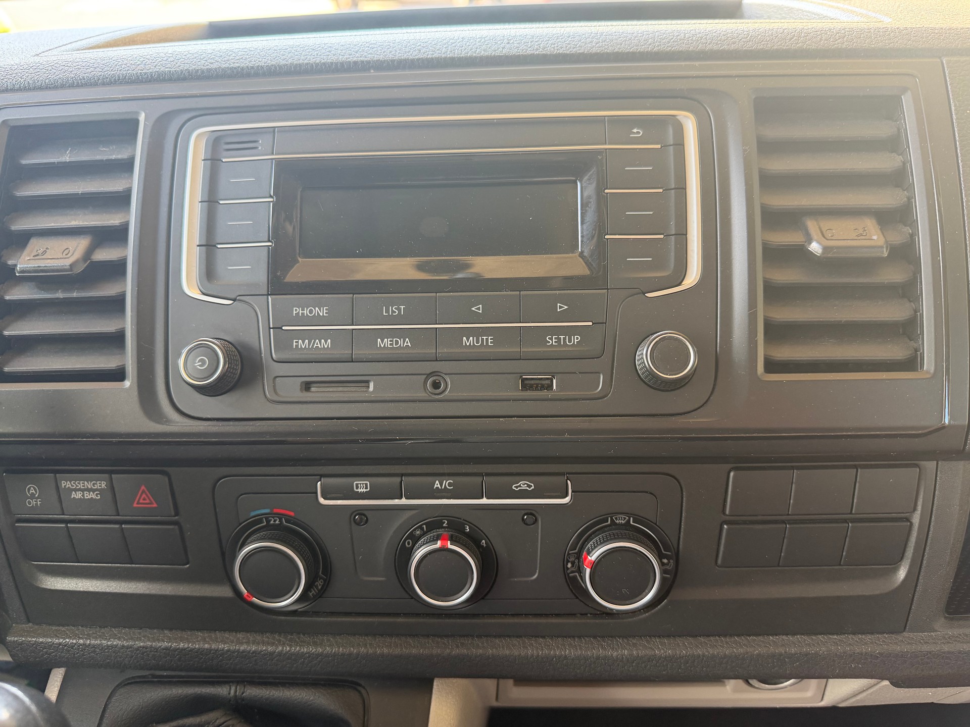 VW T6 2.0 TDI Entry-image-10