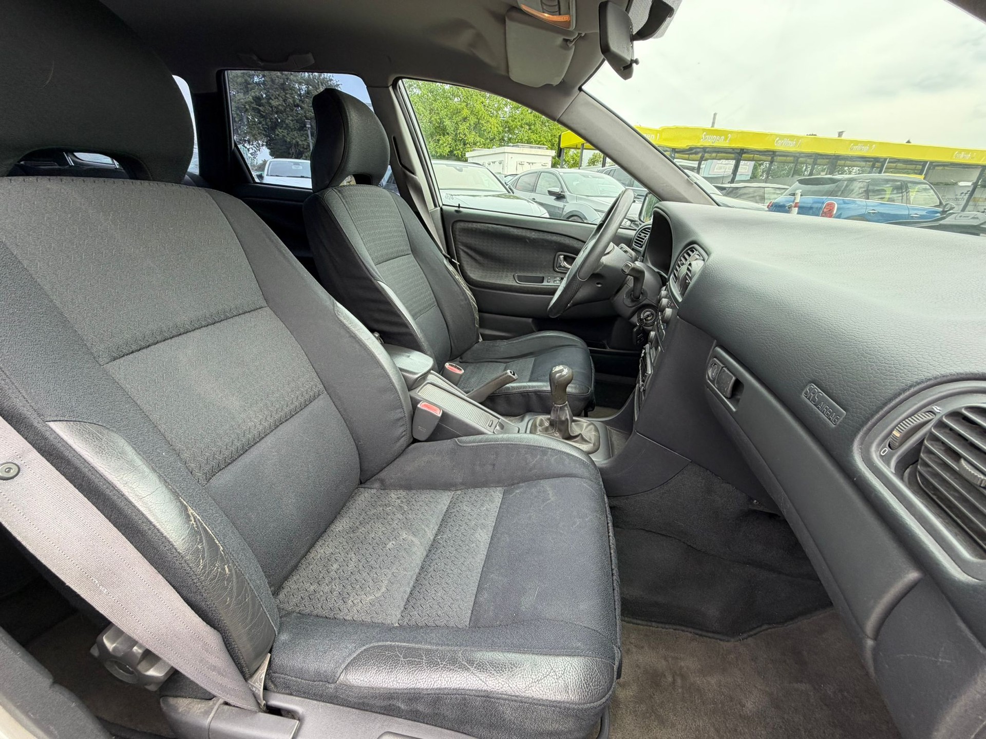 VOLVO V40 2.0-image-13