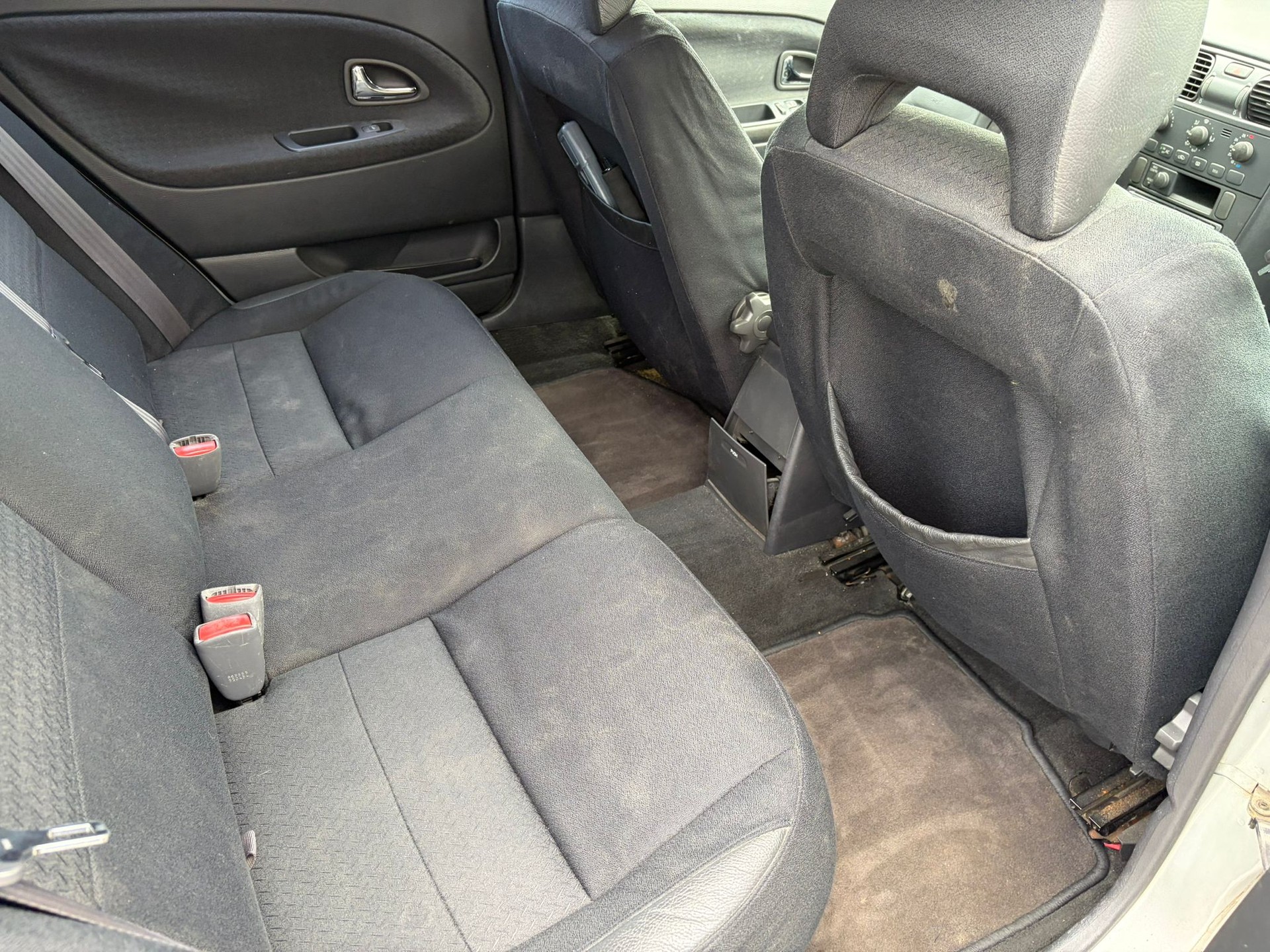 VOLVO V40 2.0-image-14