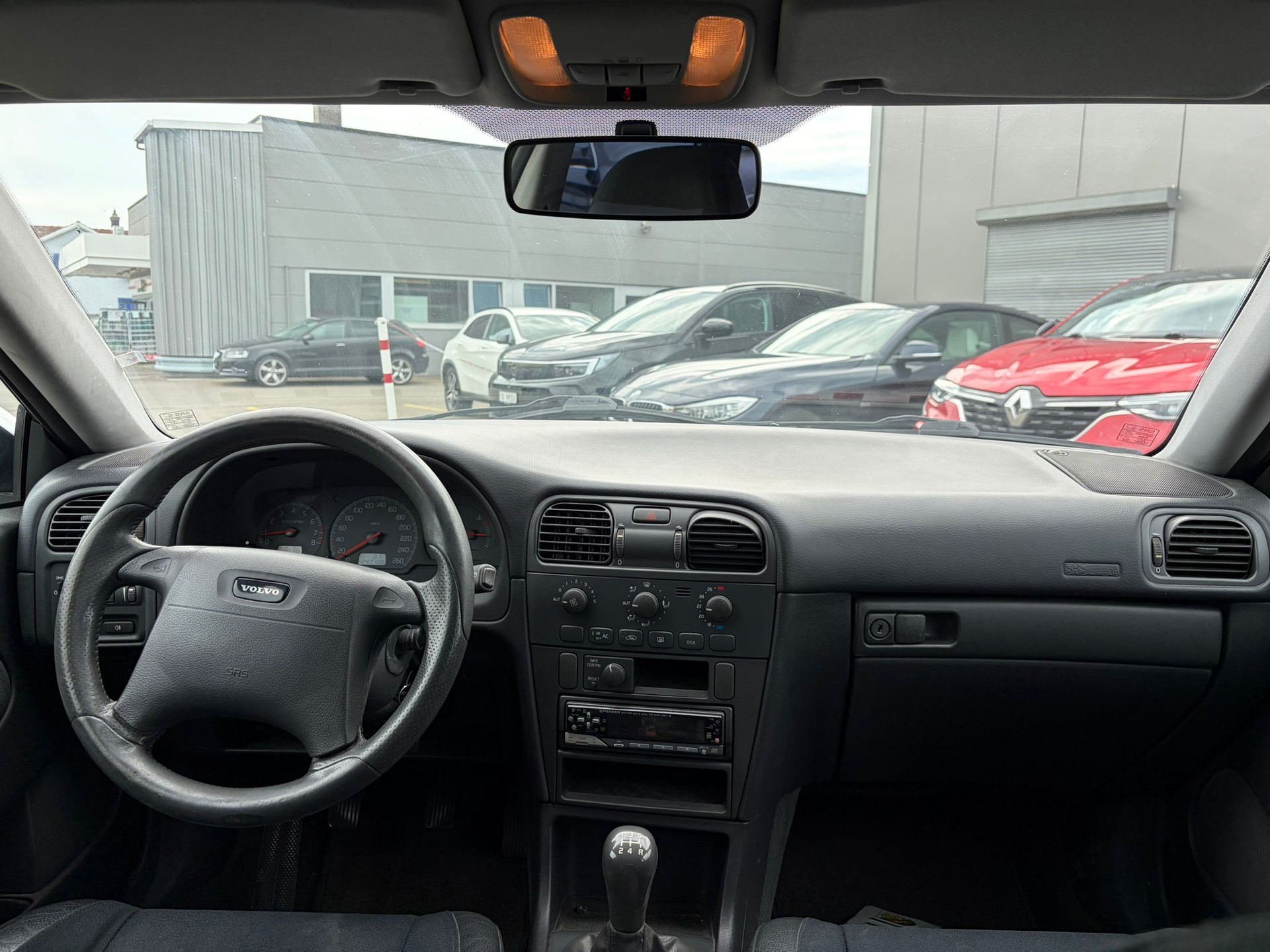 VOLVO V40 2.0-image-9