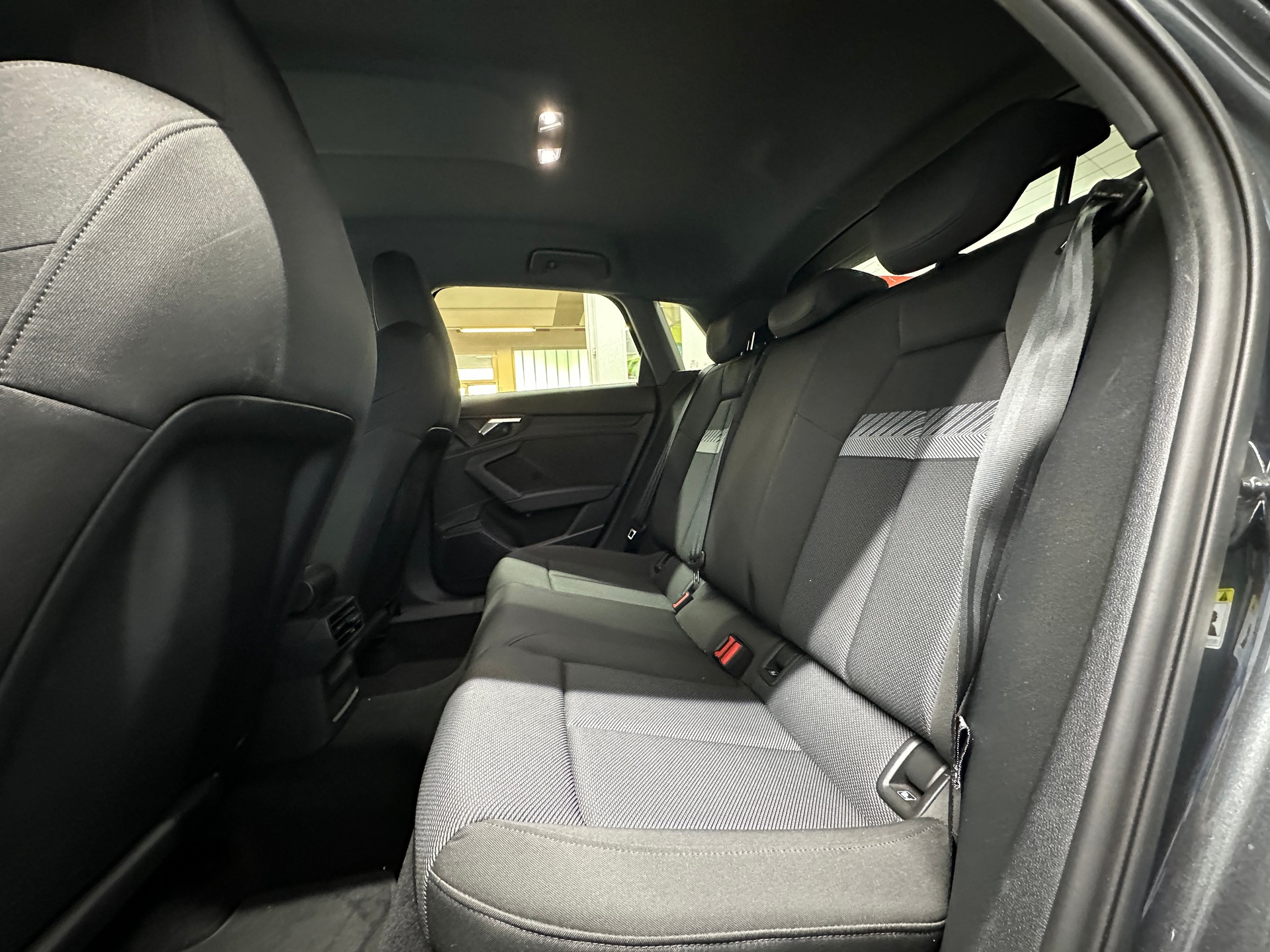 AUDI A3 Sportback 35 TFSI S line S-tronic-image-8