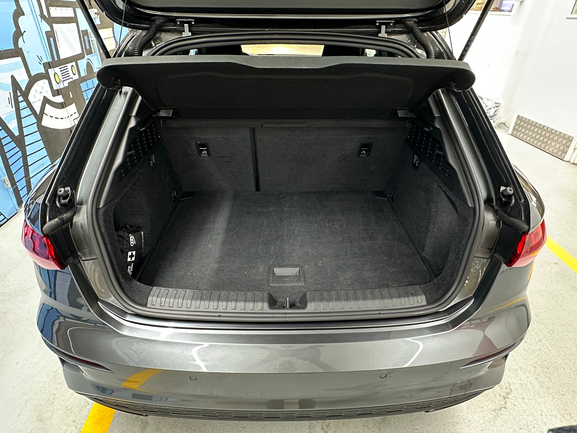 AUDI A3 Sportback 35 TFSI S line S-tronic-image-5