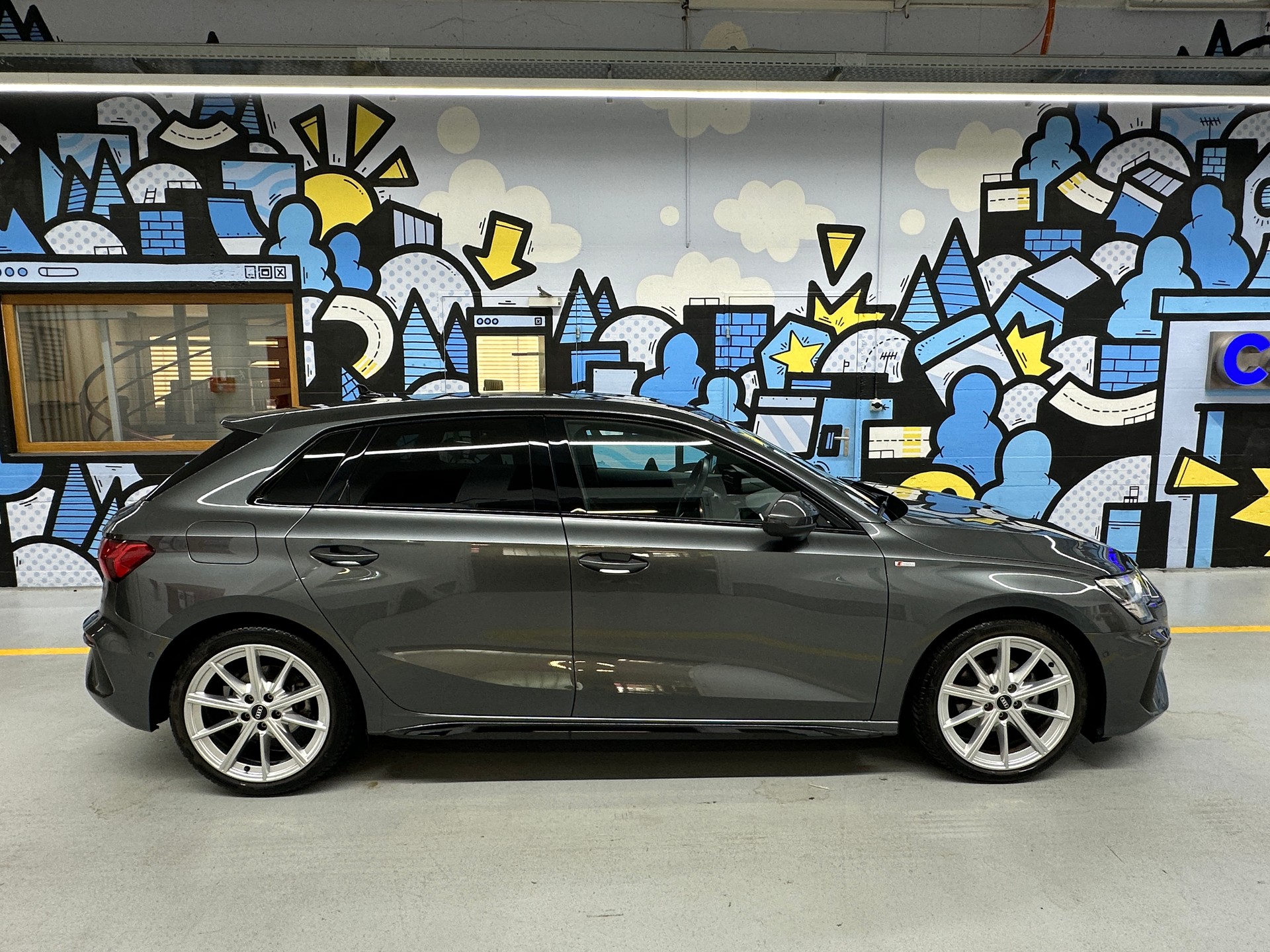 AUDI A3 Sportback 35 TFSI S line S-tronic-image-2