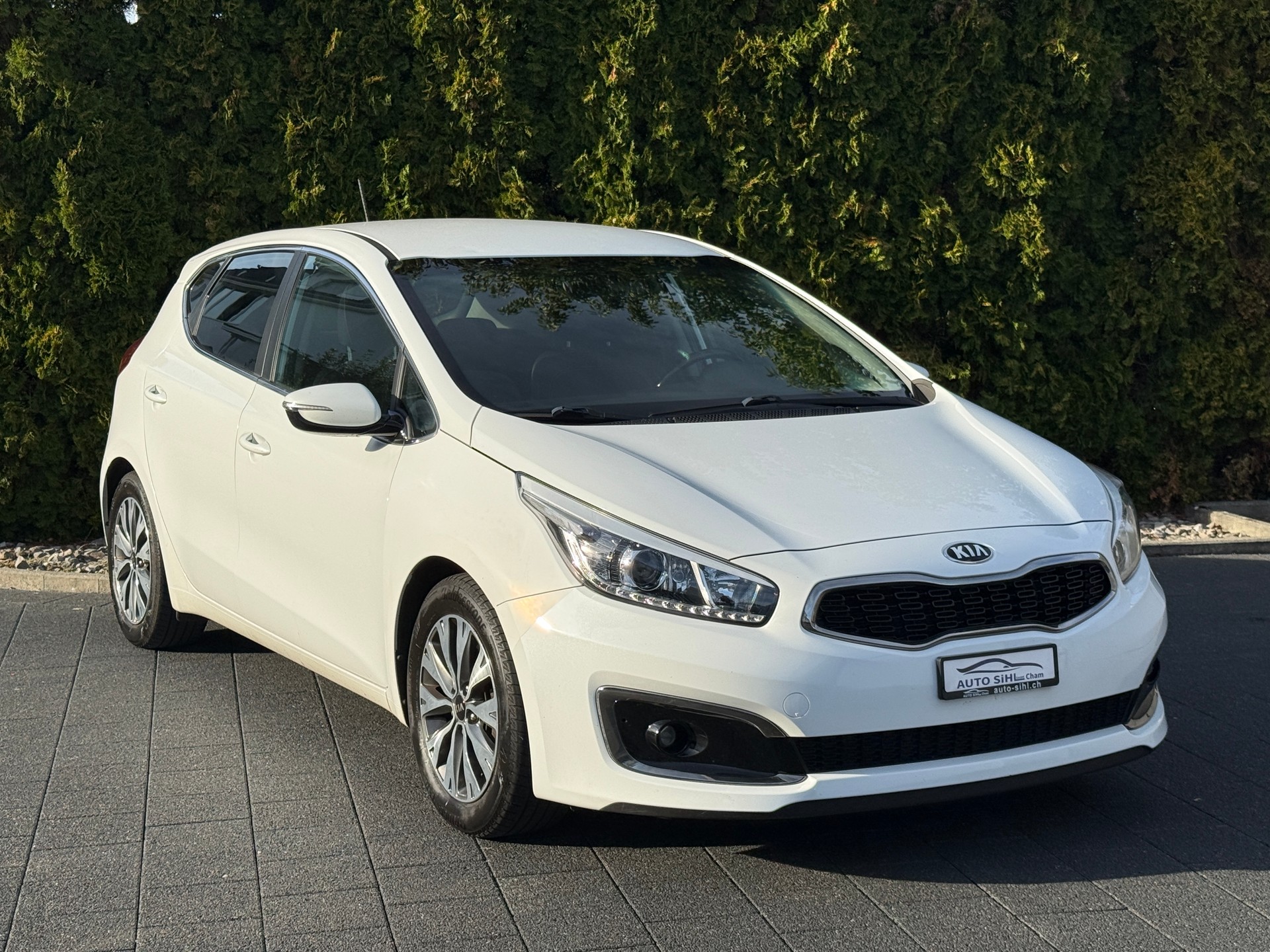 KIA Cee'd 1.0 T-GDi Swiss Champion / ab MFK-image-5
