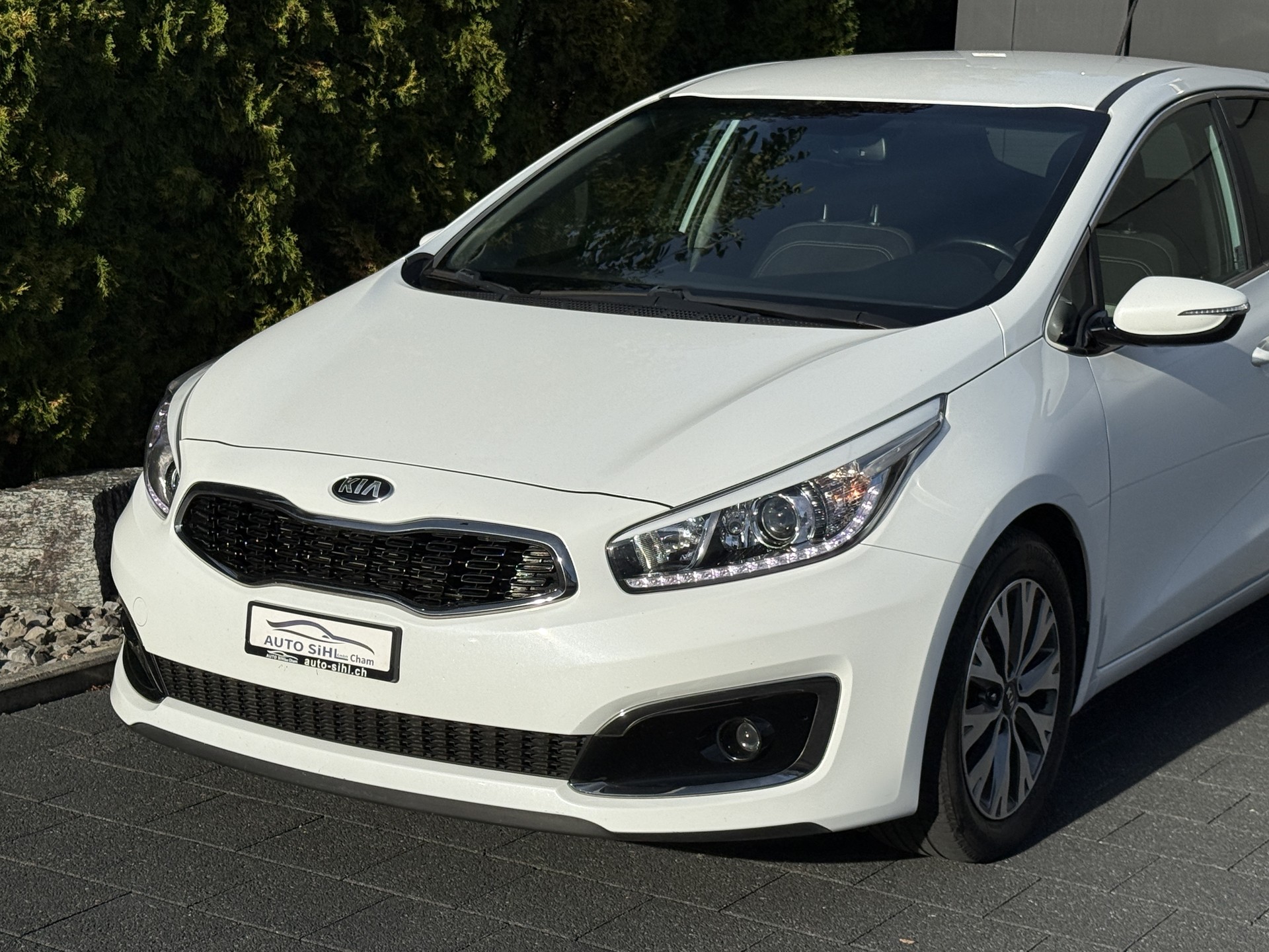 KIA Cee'd 1.0 T-GDi Swiss Champion / ab MFK-image-8
