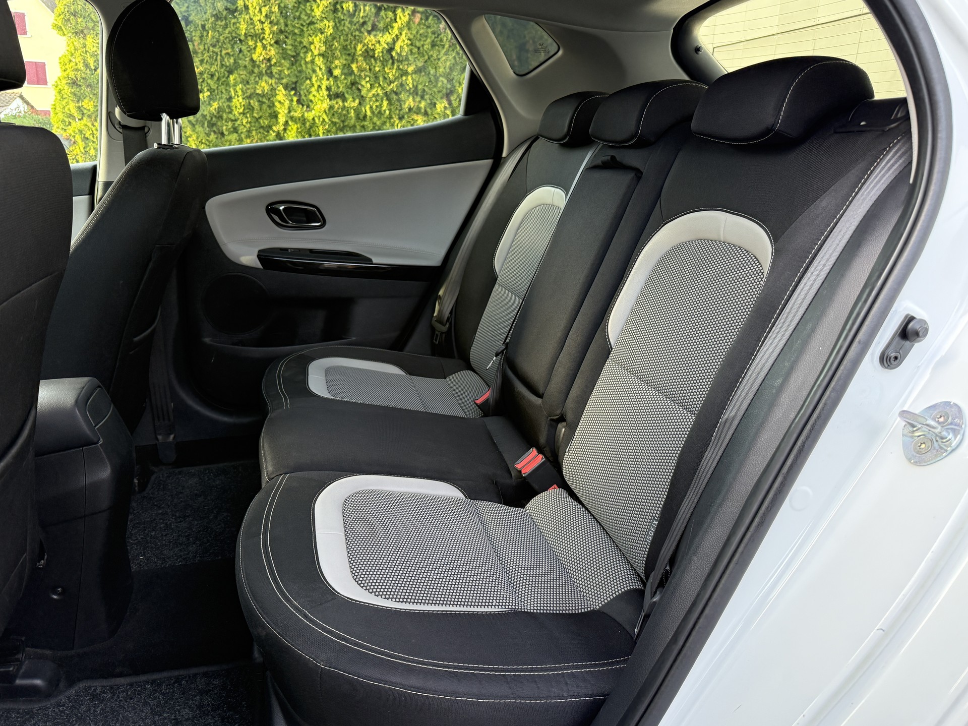 KIA Cee'd 1.0 T-GDi Swiss Champion / ab MFK-image-18
