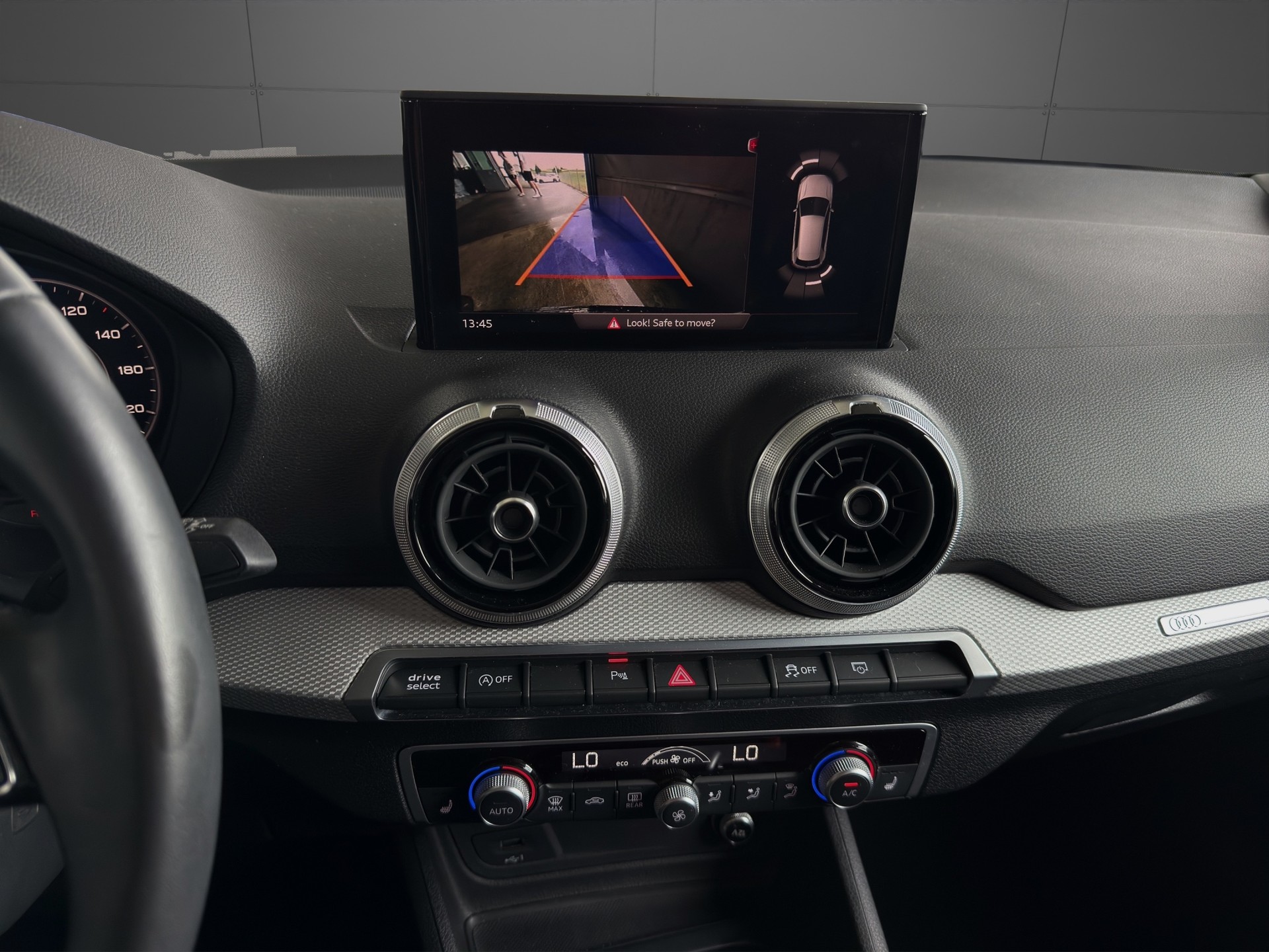 AUDI Q2 35 TFSI S line S-tronic-image-13