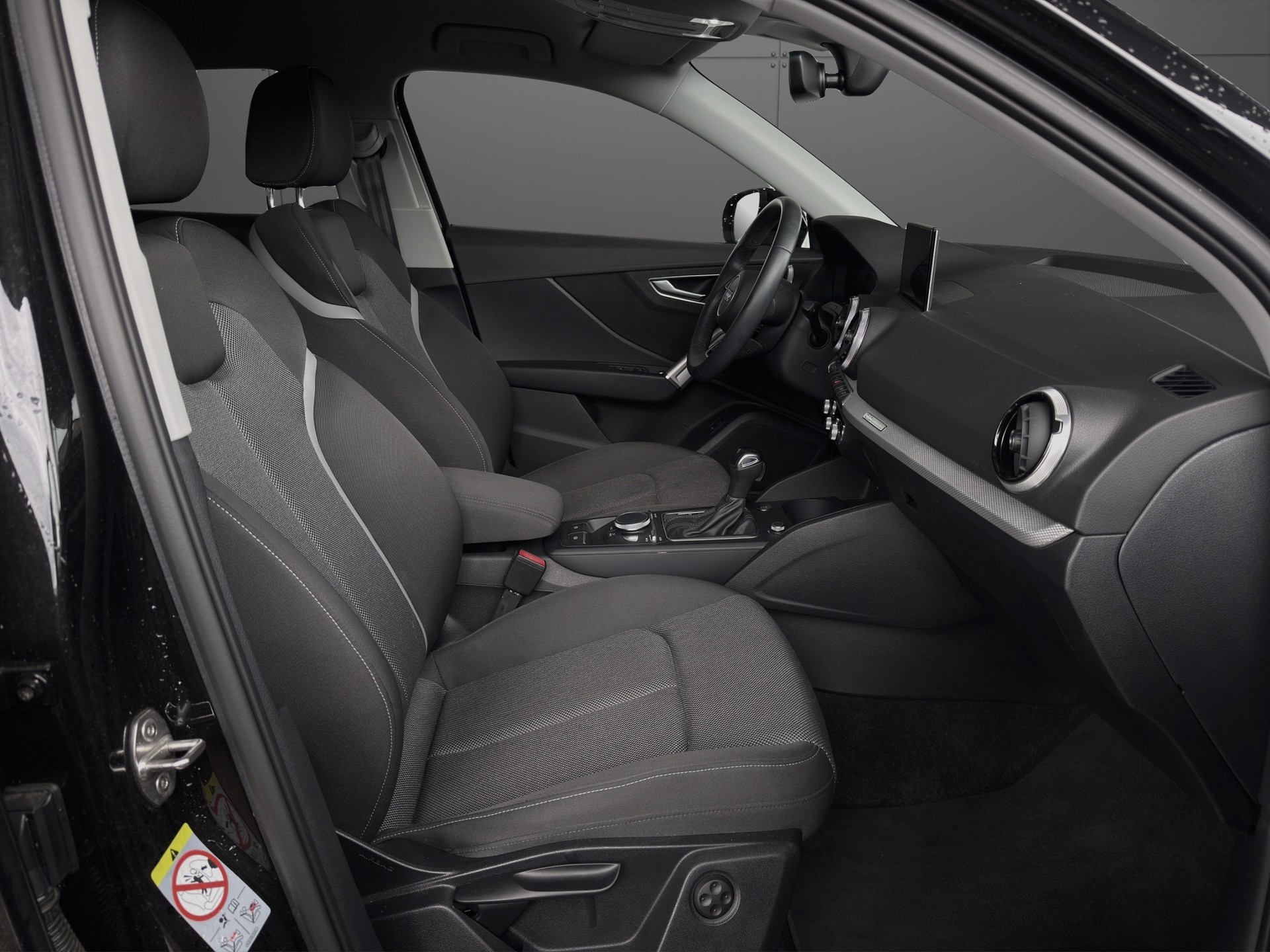 AUDI Q2 35 TFSI S line S-tronic-image-9