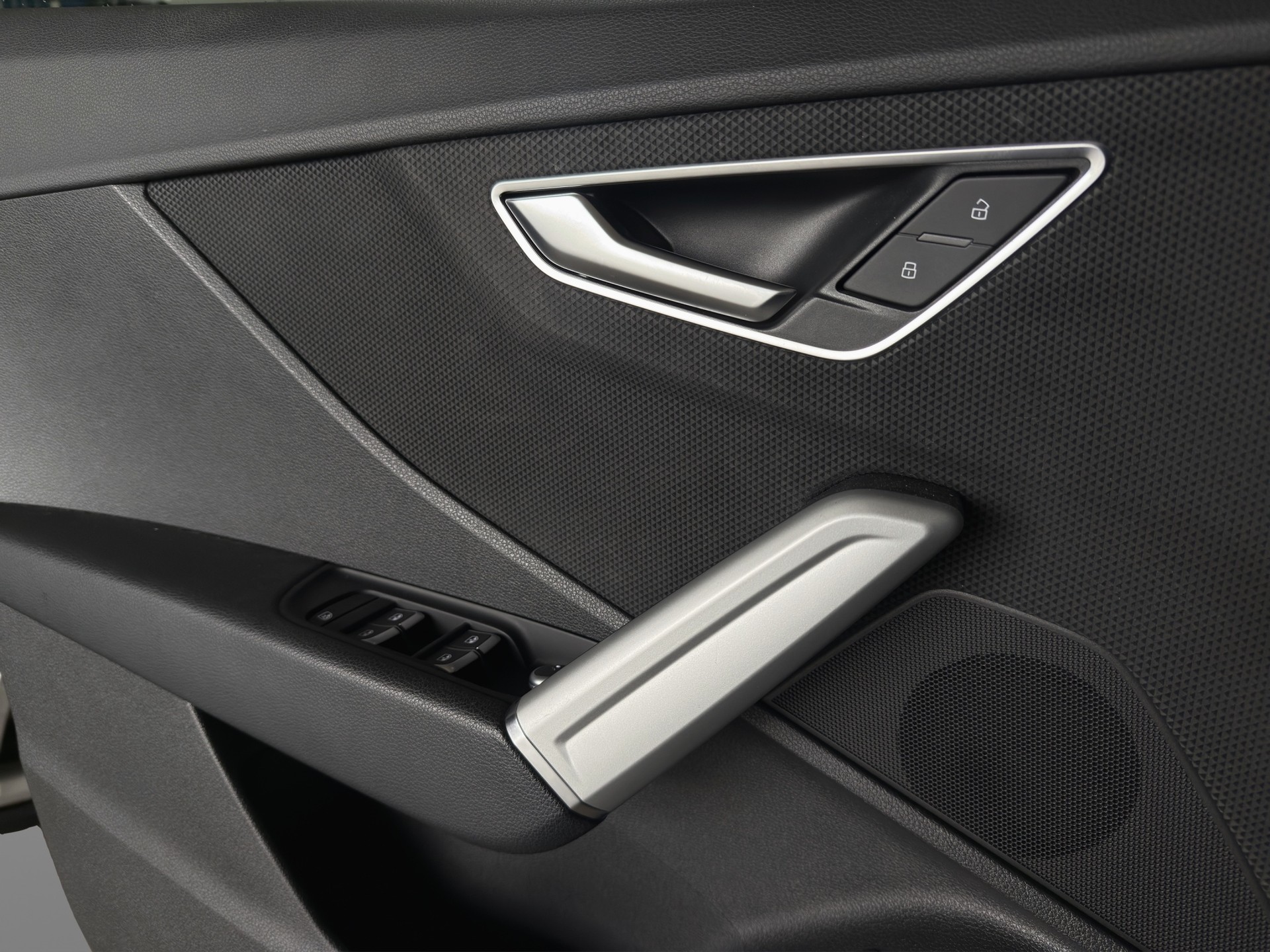 AUDI Q2 35 TFSI S line S-tronic-image-16