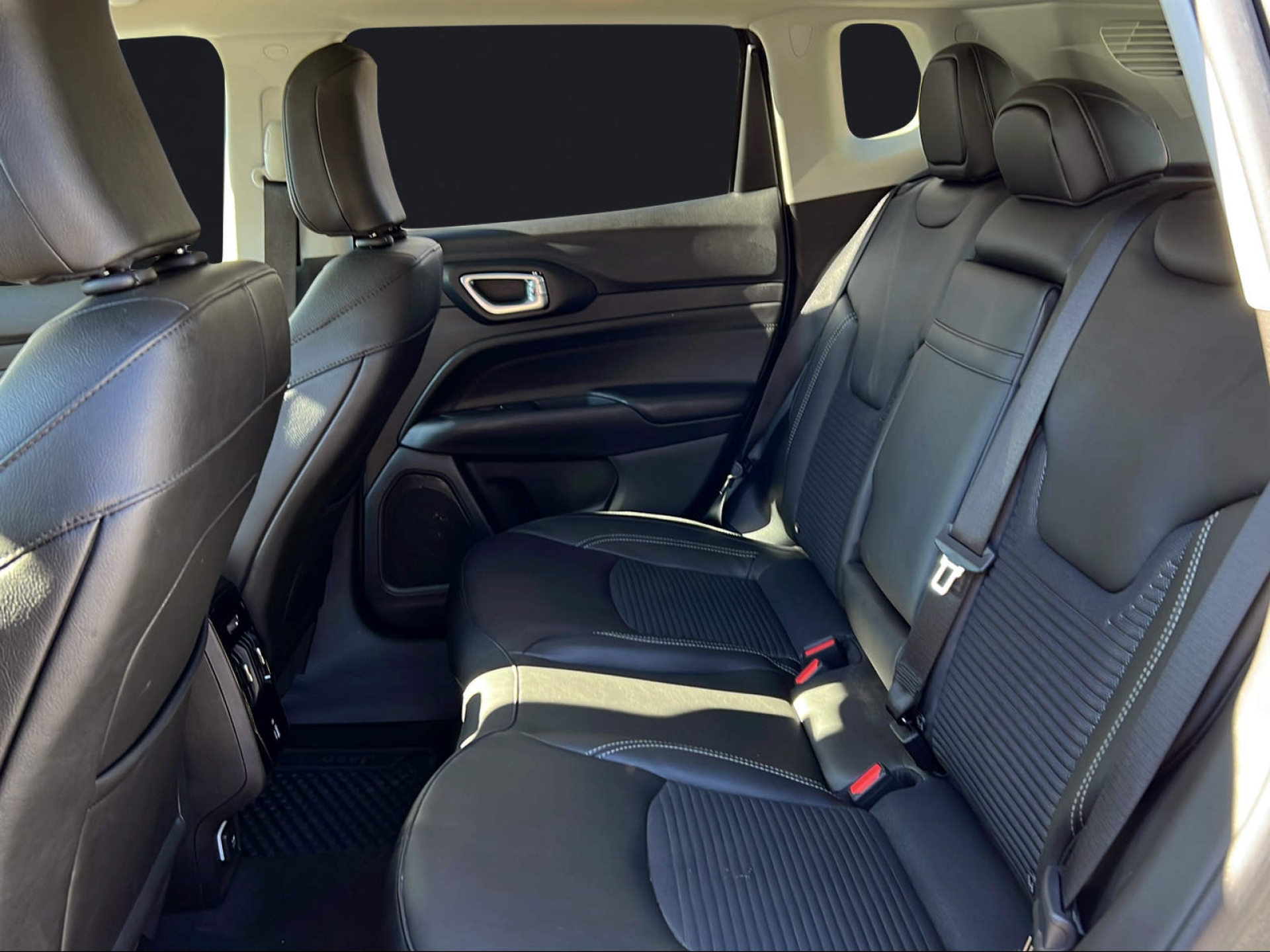 JEEP Compass 1.5 Turbo Swiss Limite-image-10