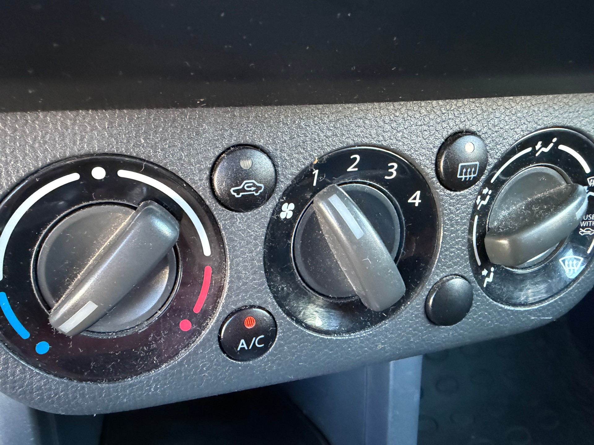 SUZUKI Swift 1.3i 16V GL Top 4x4-image-6