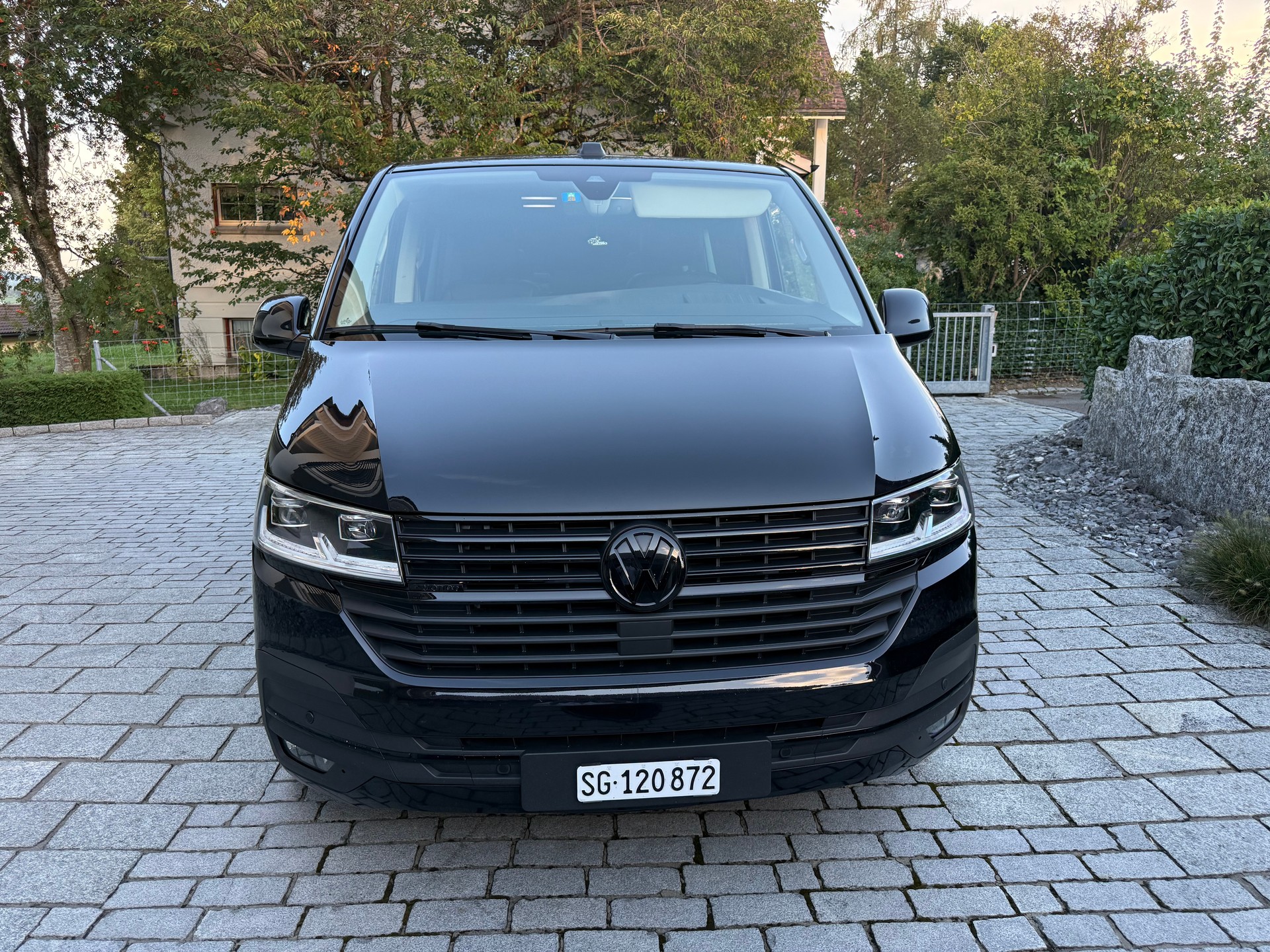 VW 2.0 TDI 199 Highline DSG 4m-image-1
