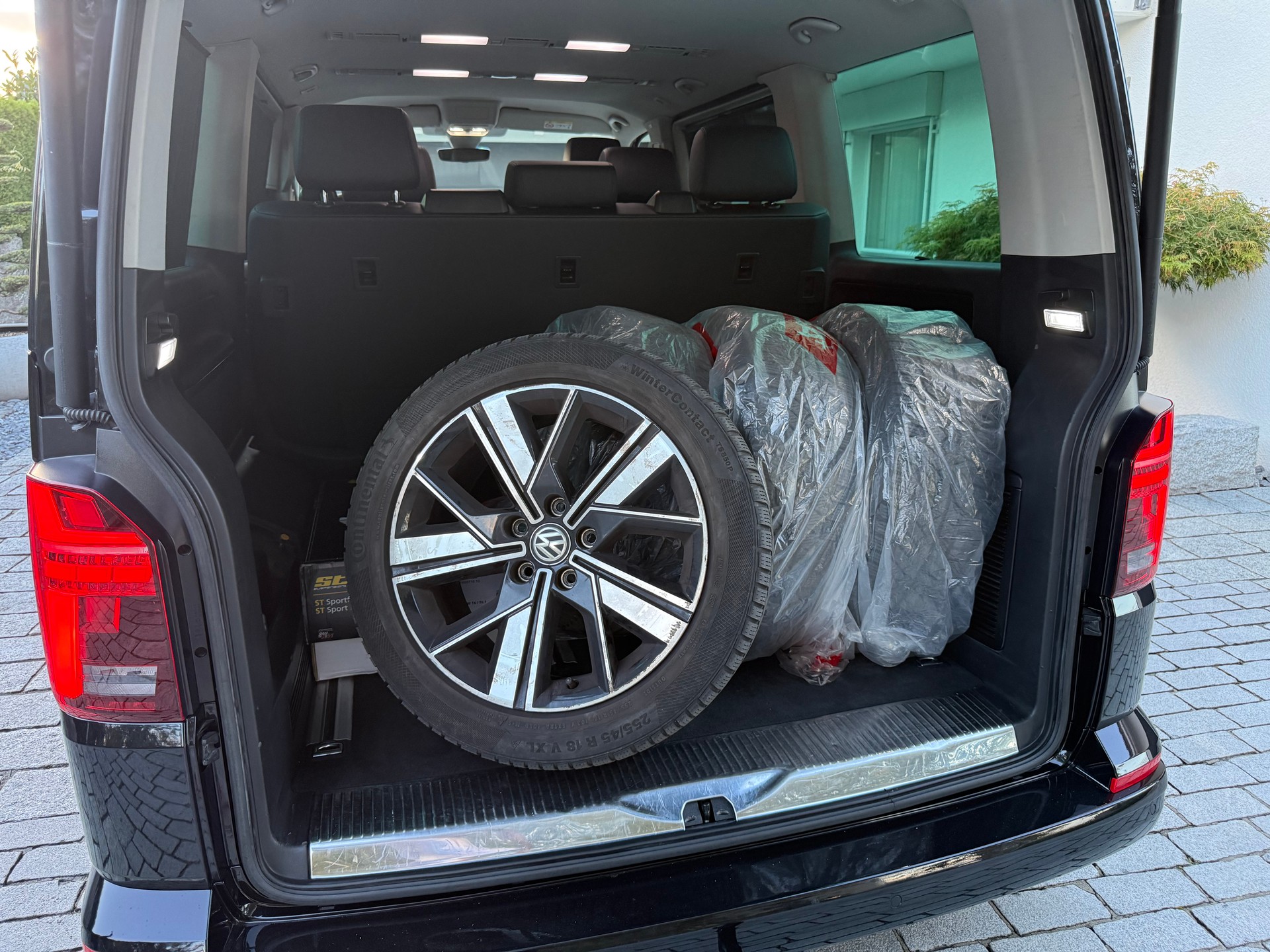 VW 2.0 TDI 199 Highline DSG 4m-image-5