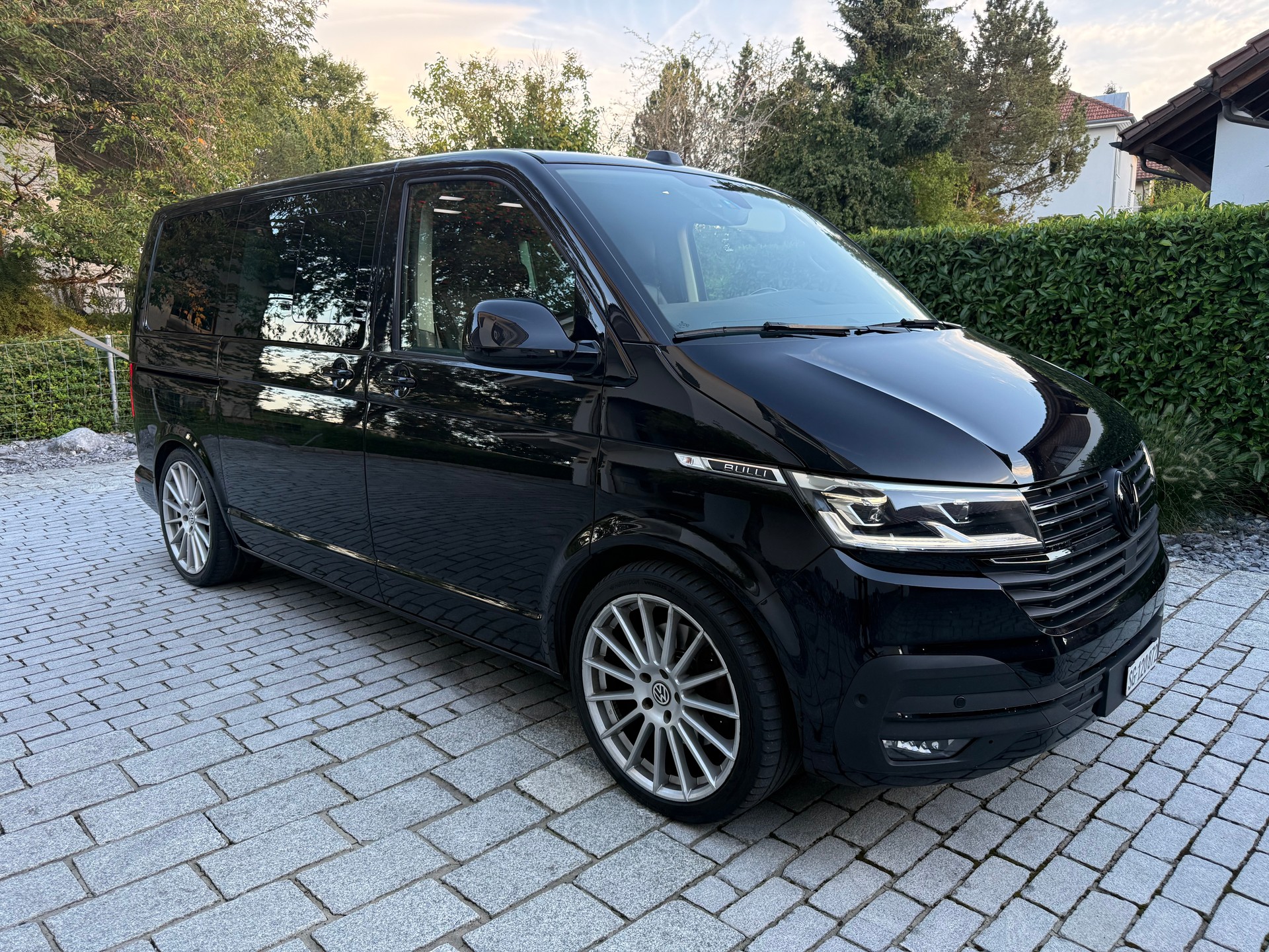 VW 2.0 TDI 199 Highline DSG 4m-image-0