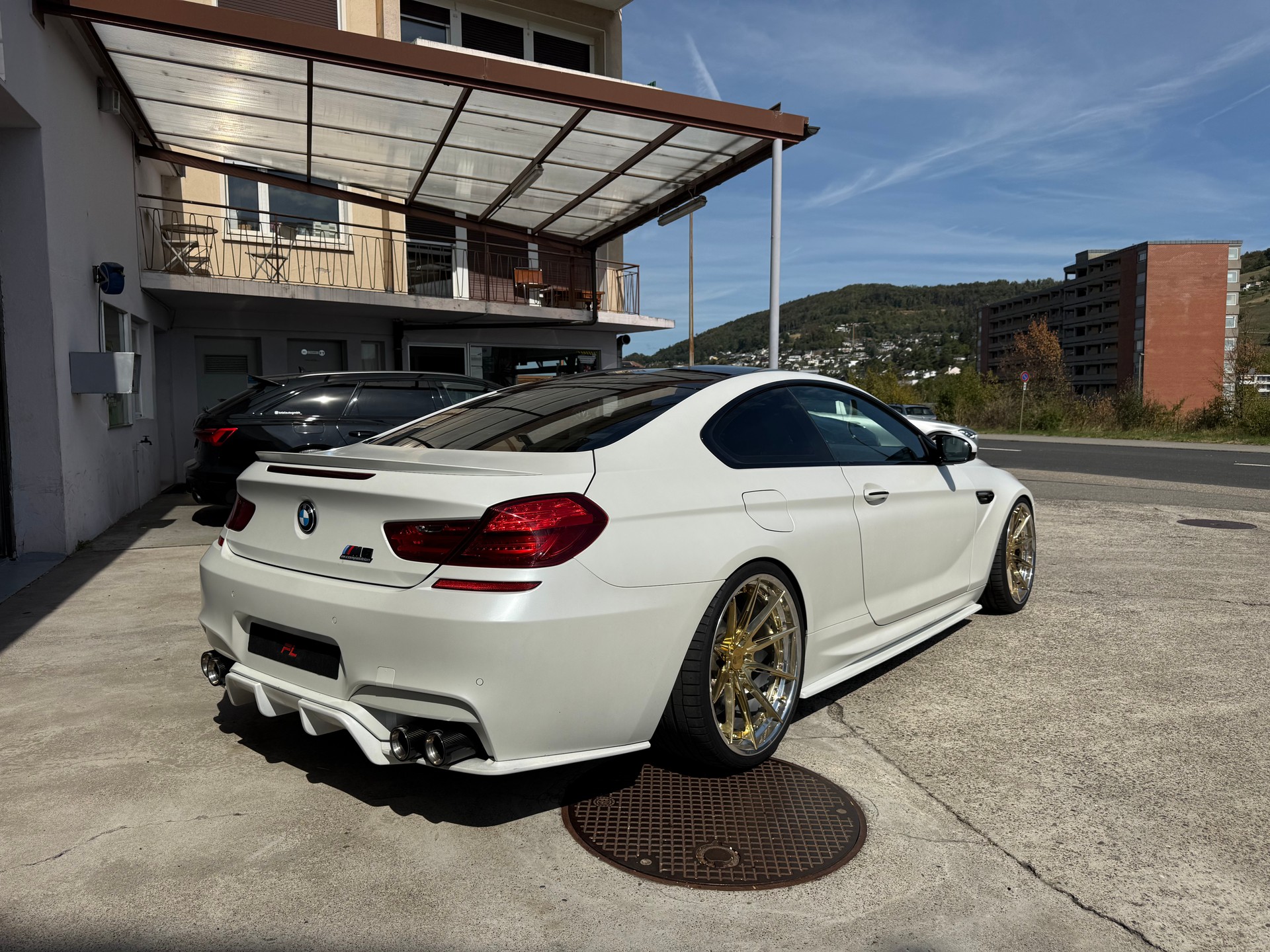BMW M6 Coupe Competition Individual- Frozen Brilliant White-image-2
