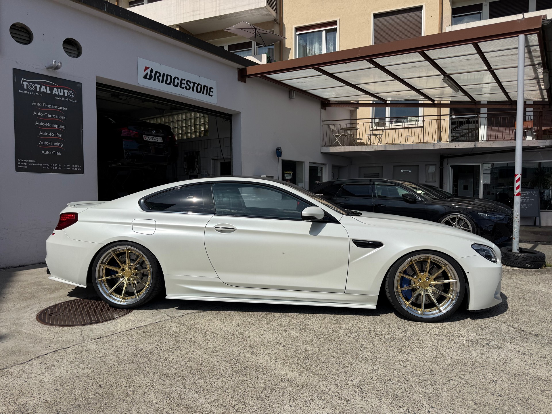 BMW M6 Coupe Competition Individual- Frozen Brilliant White-image-1