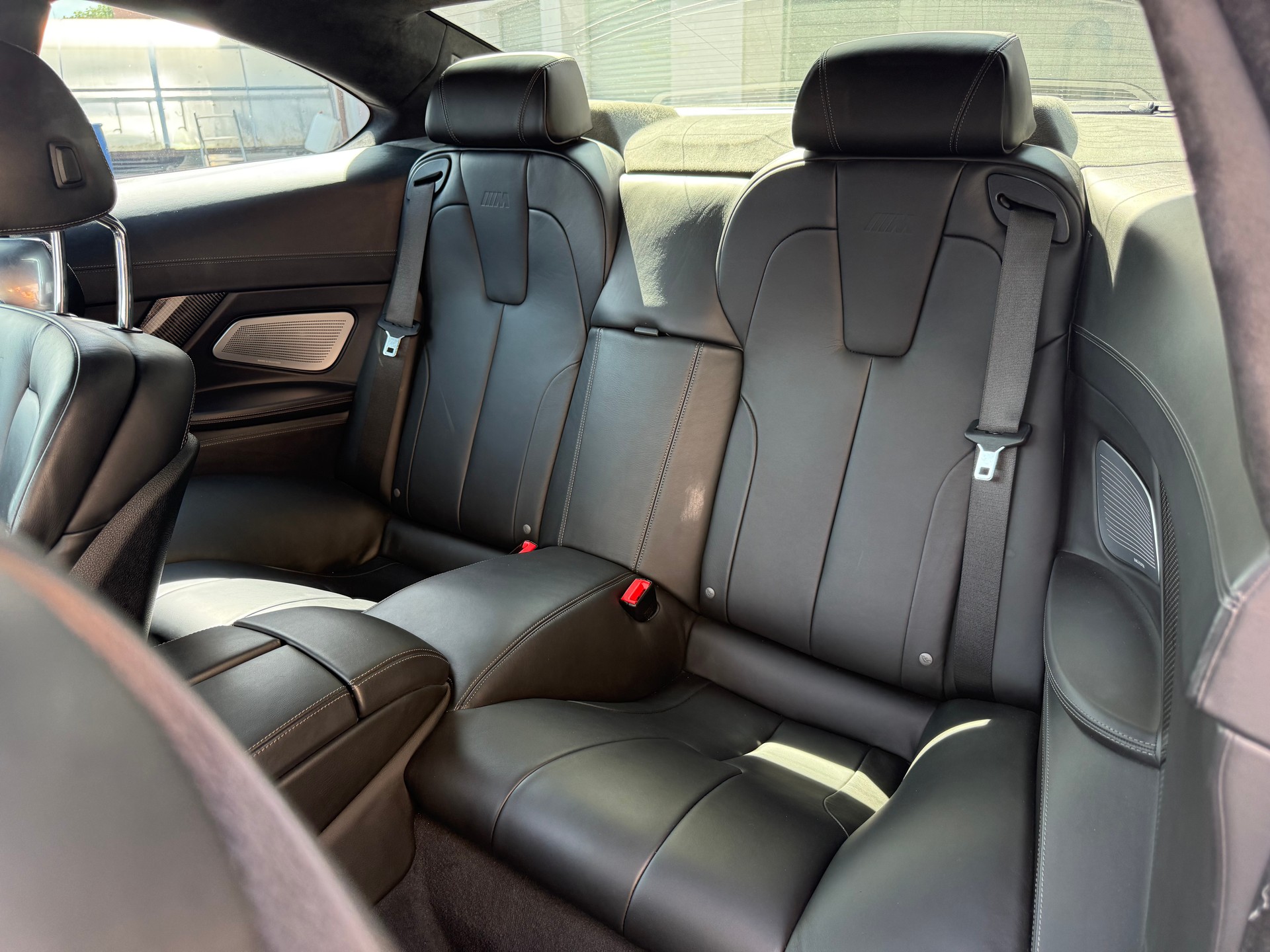 BMW M6 Coupe Competition Individual- Frozen Brilliant White-image-8