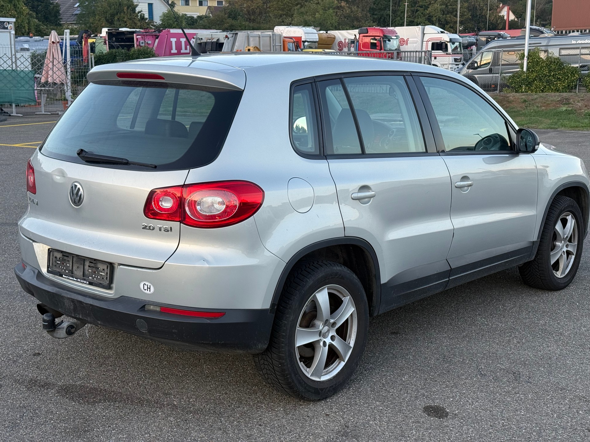 VW Tiguan 2.0 TSI Trend&Fun Tiptronic-image-2
