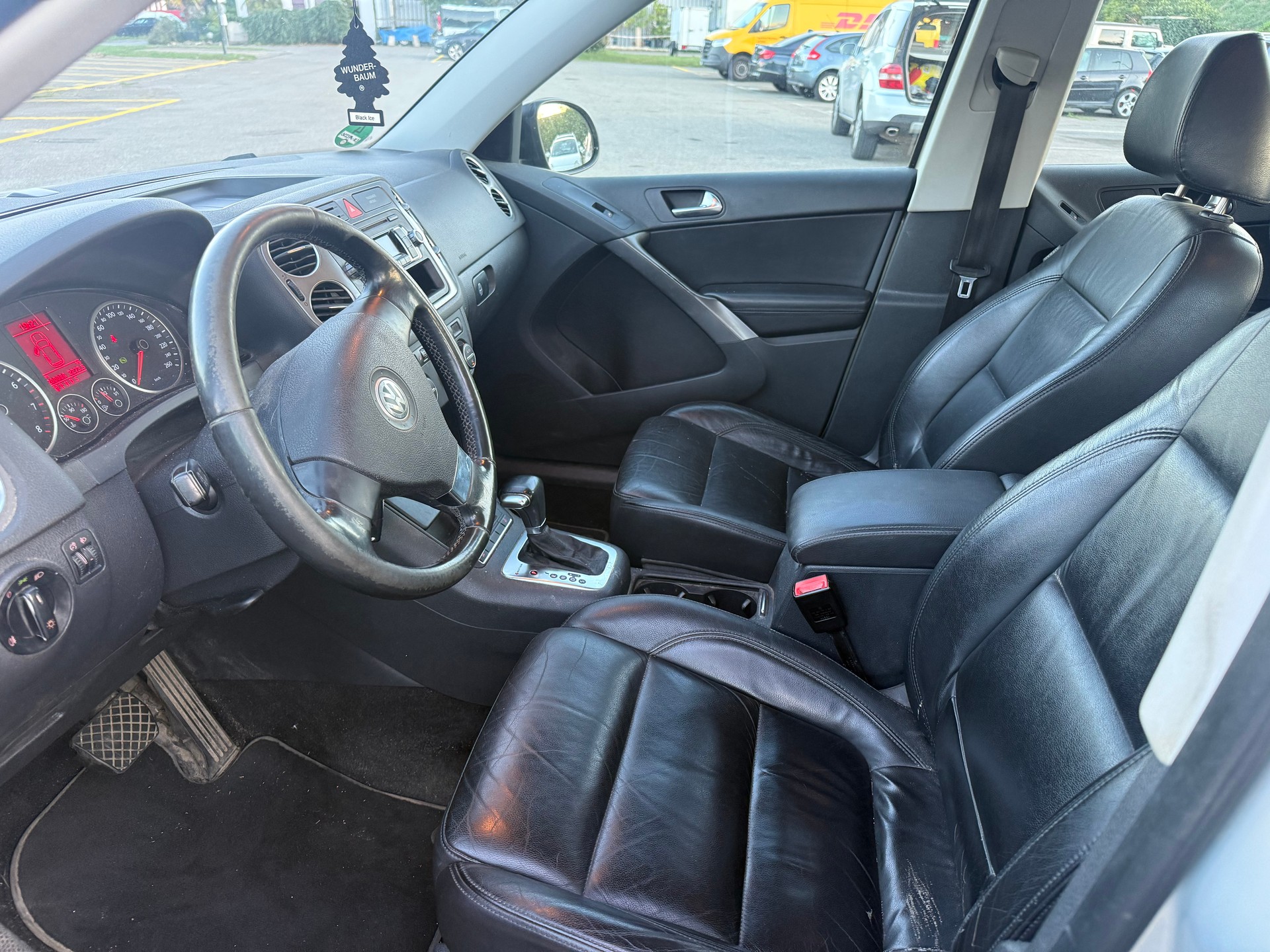 VW Tiguan 2.0 TSI Trend&Fun Tiptronic-image-4