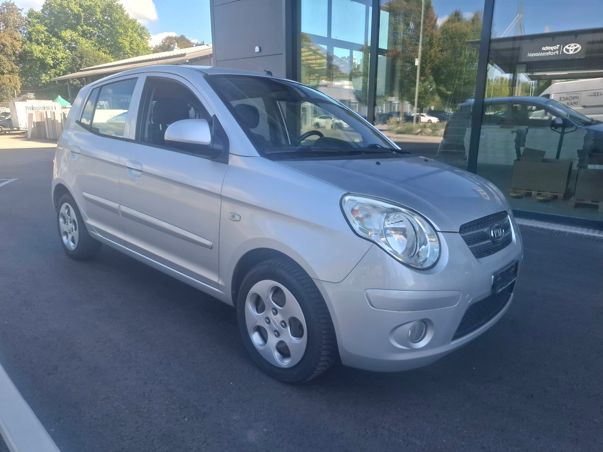 KIA Picanto 1.1 Trend-image-0
