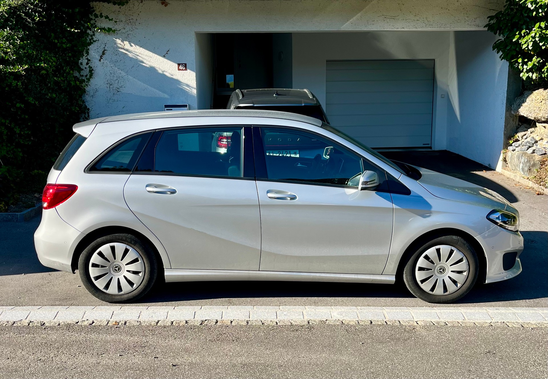 MERCEDES-BENZ B 220 4m-image-0