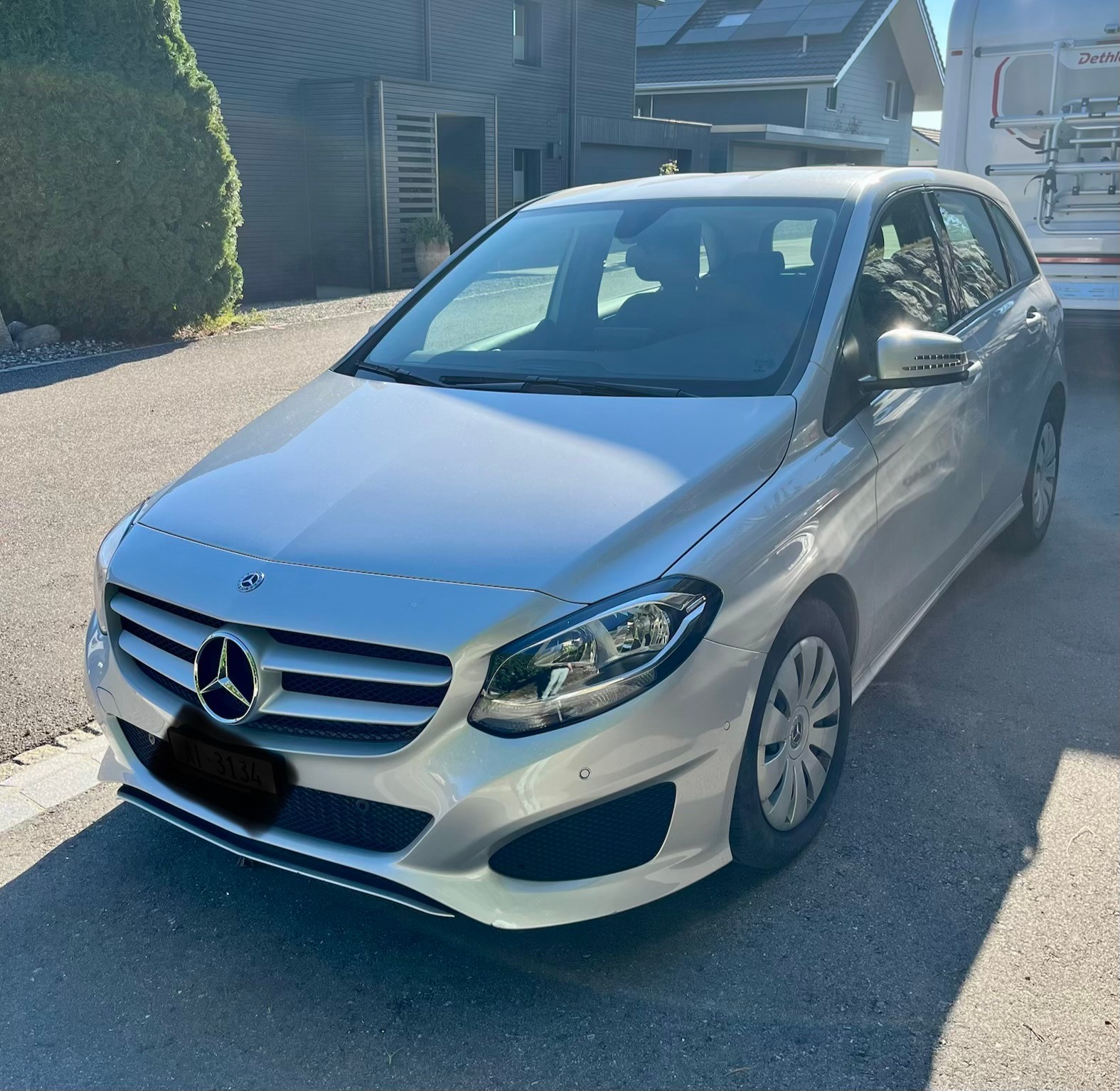 MERCEDES-BENZ B 220 4m-image-3