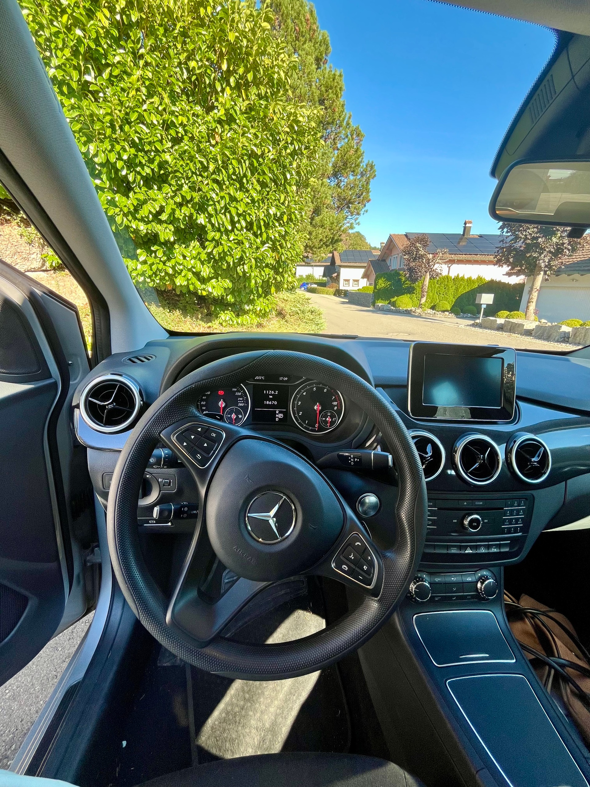 MERCEDES-BENZ B 220 4m-image-5