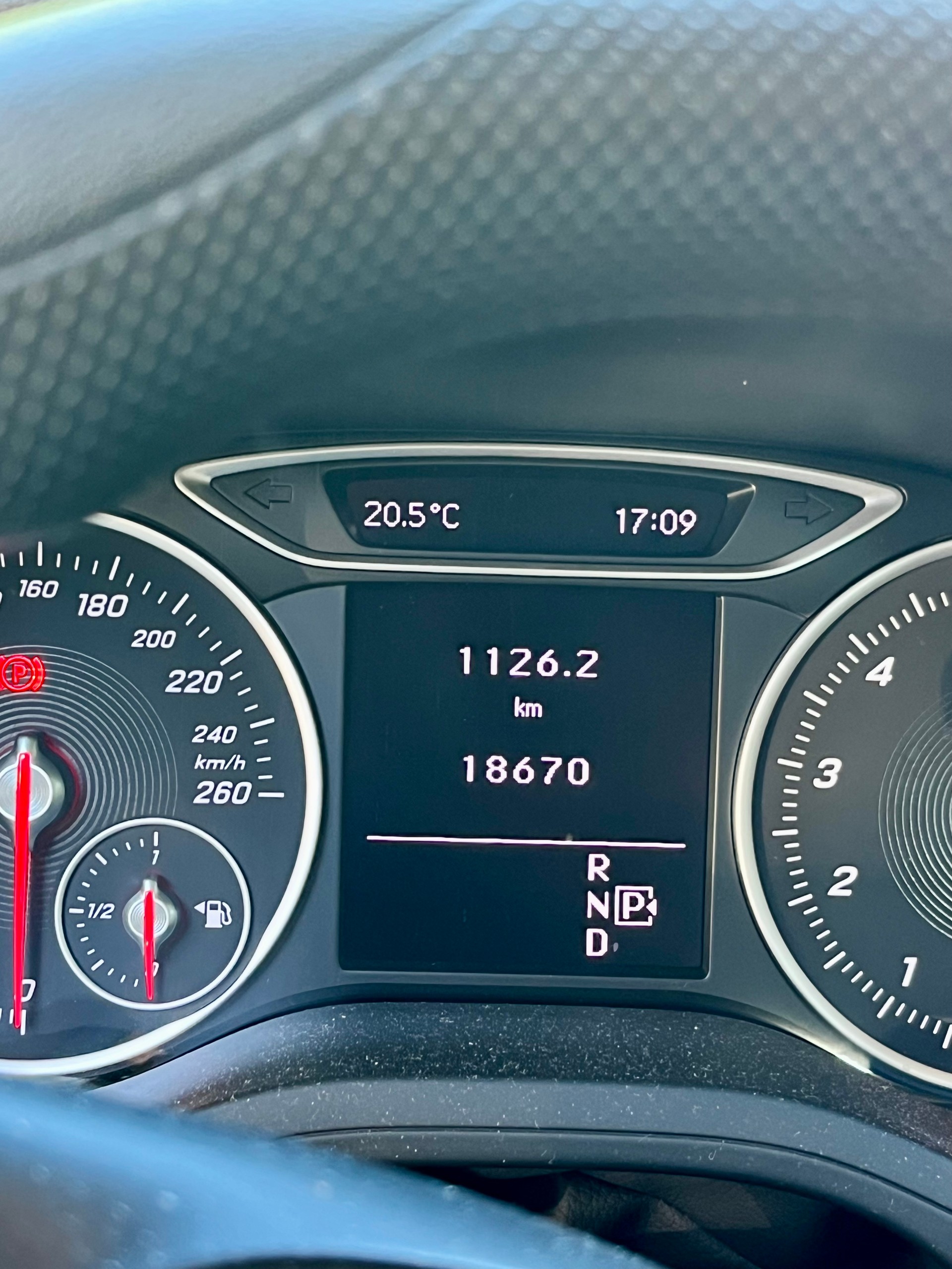 MERCEDES-BENZ B 220 4m-image-4