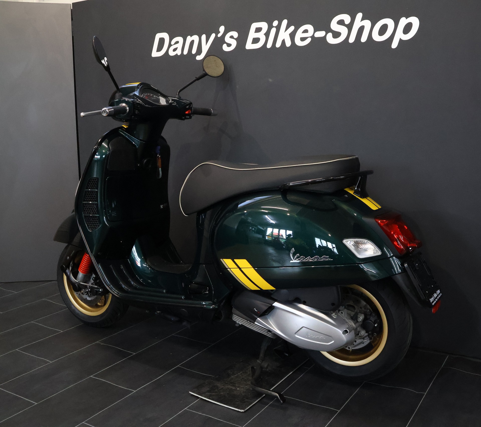 PIAGGIO Vespa GTS 300 HPE Racing Sixties ABS/ASR-showroom-element-2