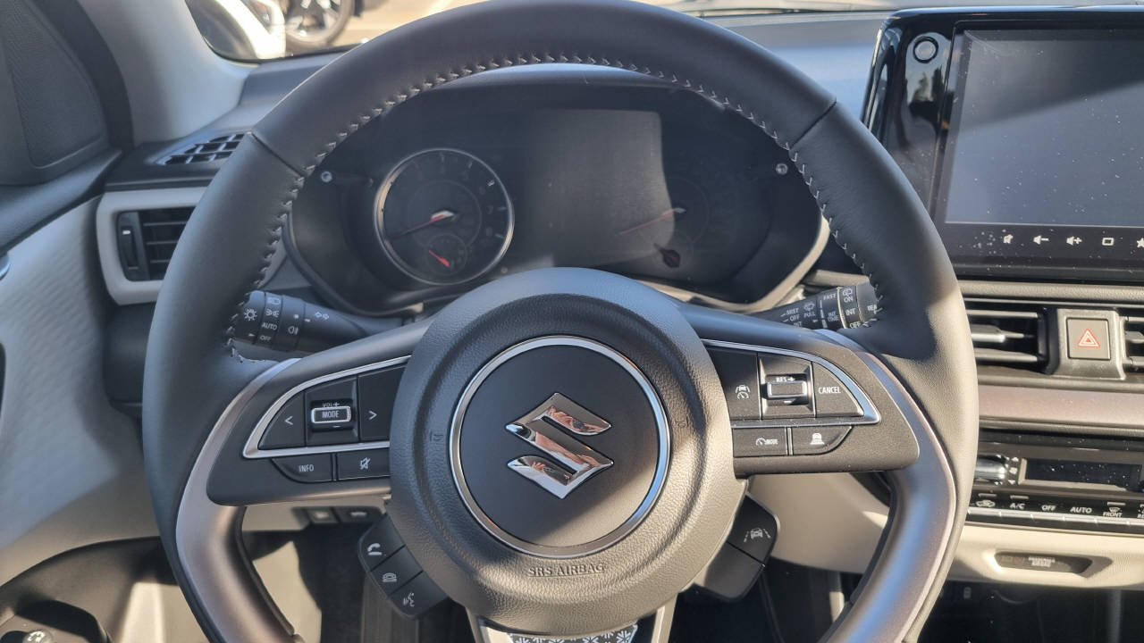 SUZUKI Swift 1.2 Piz Sulai Top Hybrid 4x4-image-9