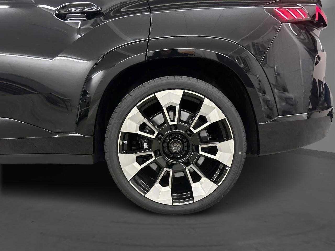 BMW XM Label Plug-in Hybrid-image-27