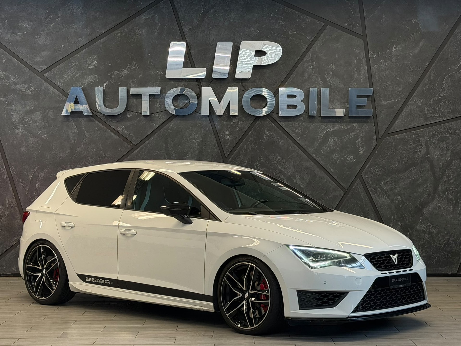SEAT Leon 2.0 TSI Cupra 280 DSG-image-2