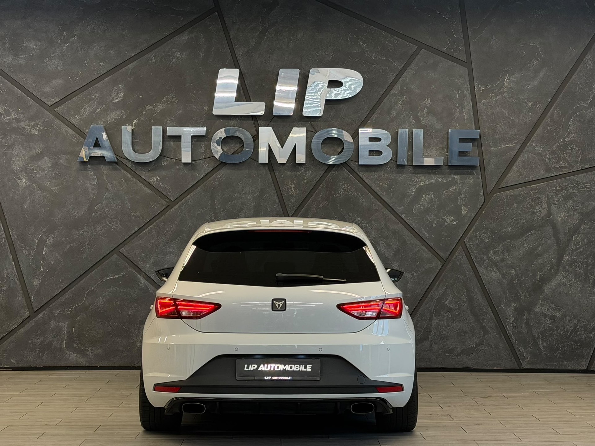 SEAT Leon 2.0 TSI Cupra 280 DSG-image-5