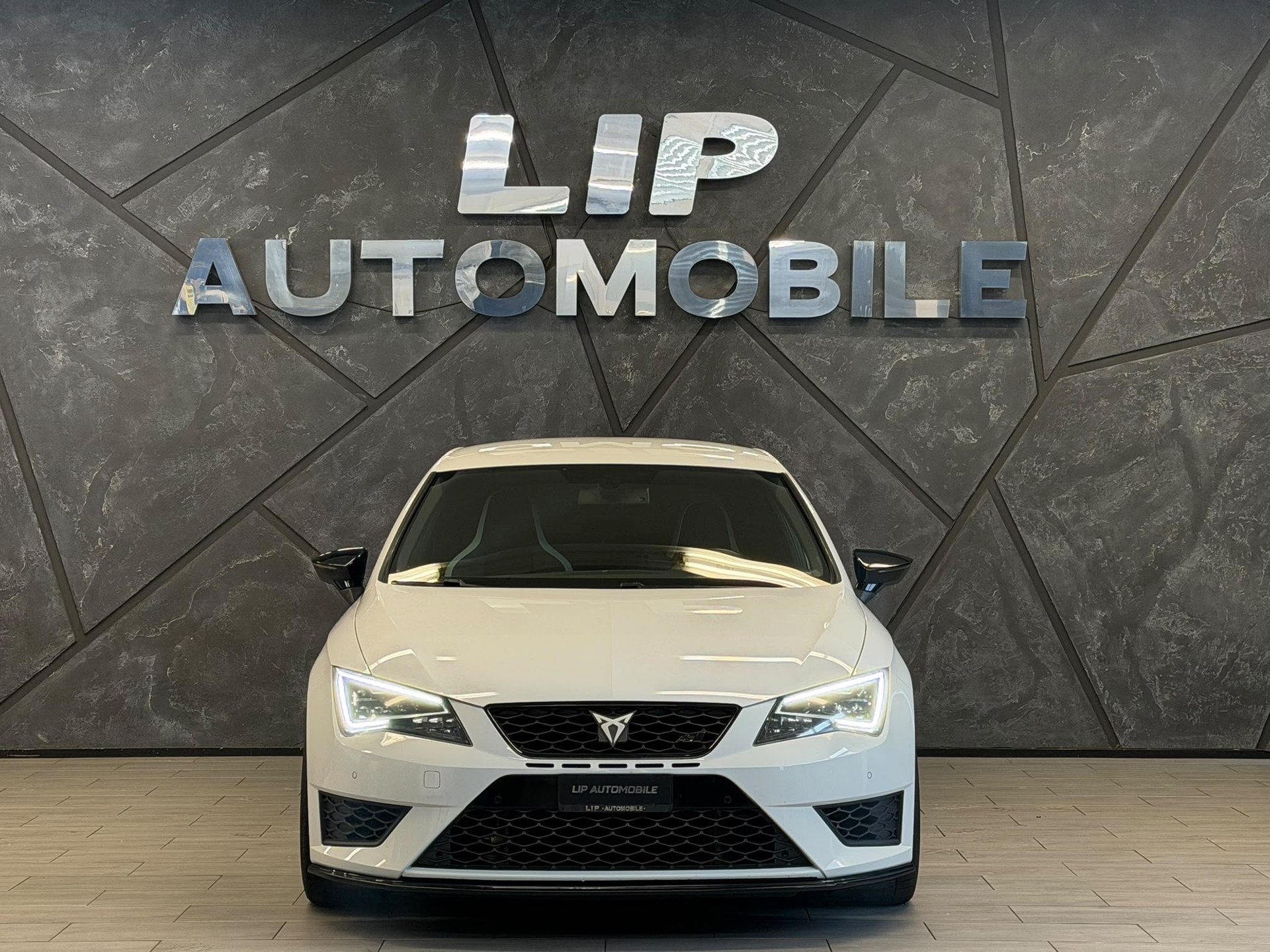 SEAT Leon 2.0 TSI Cupra 280 DSG-image-1